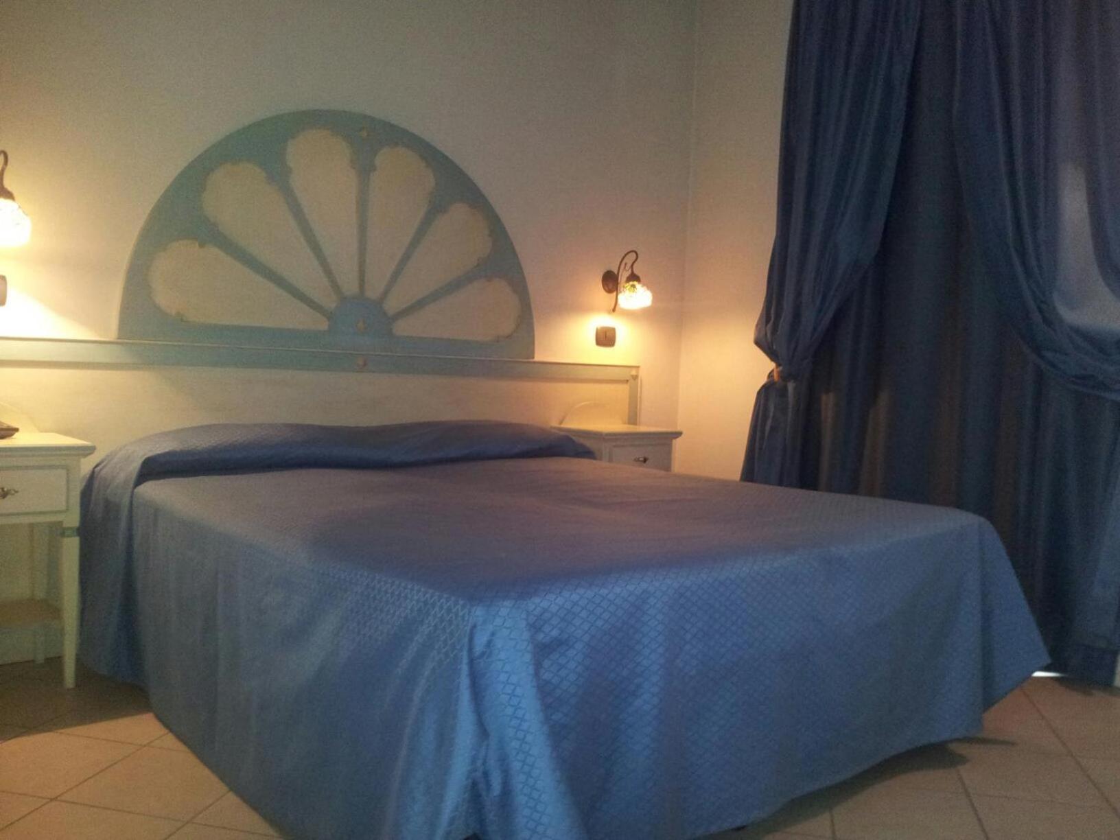 Double or Twin Room - Photo 4