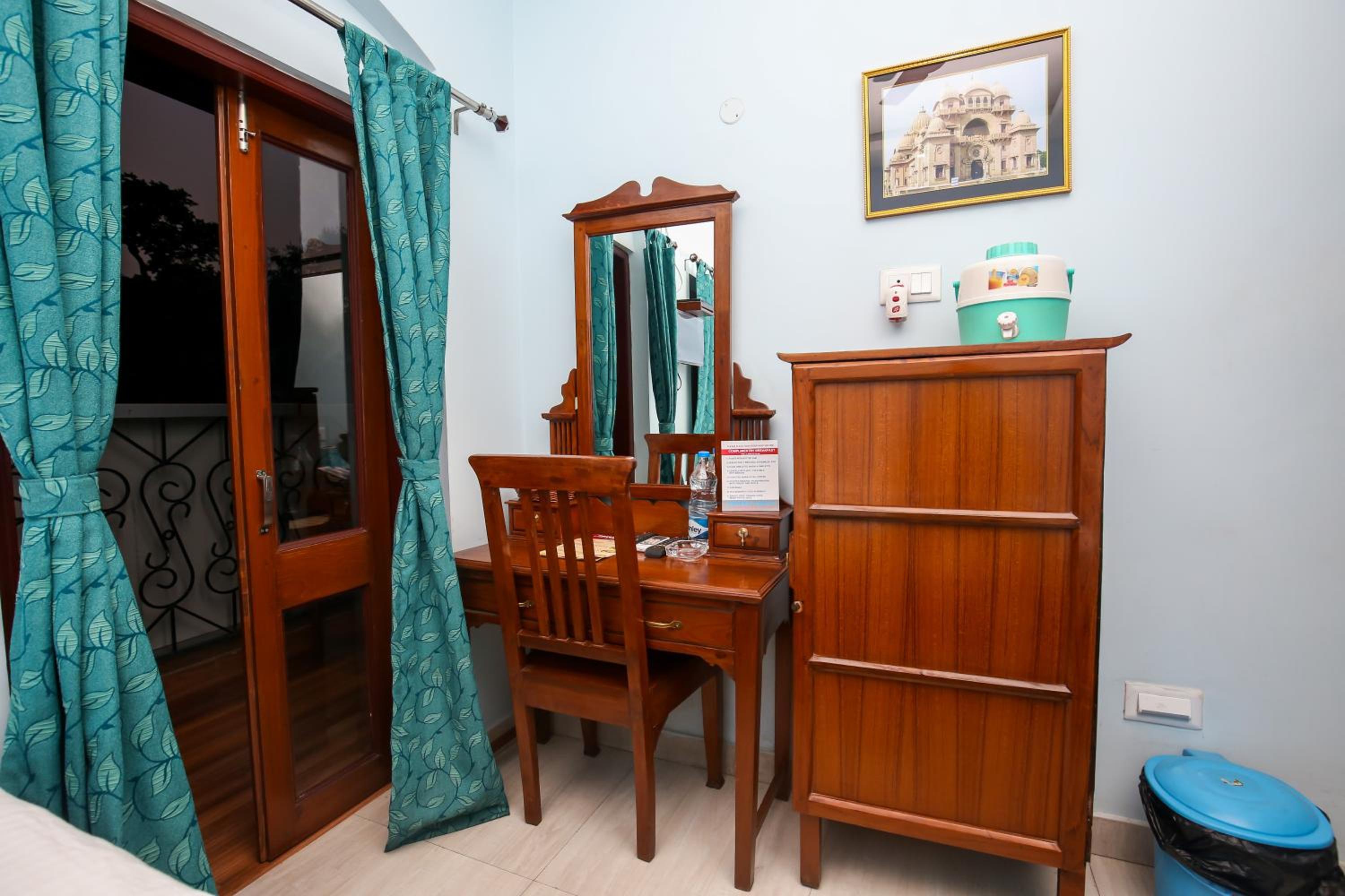 Budget Double Room - Photo 16