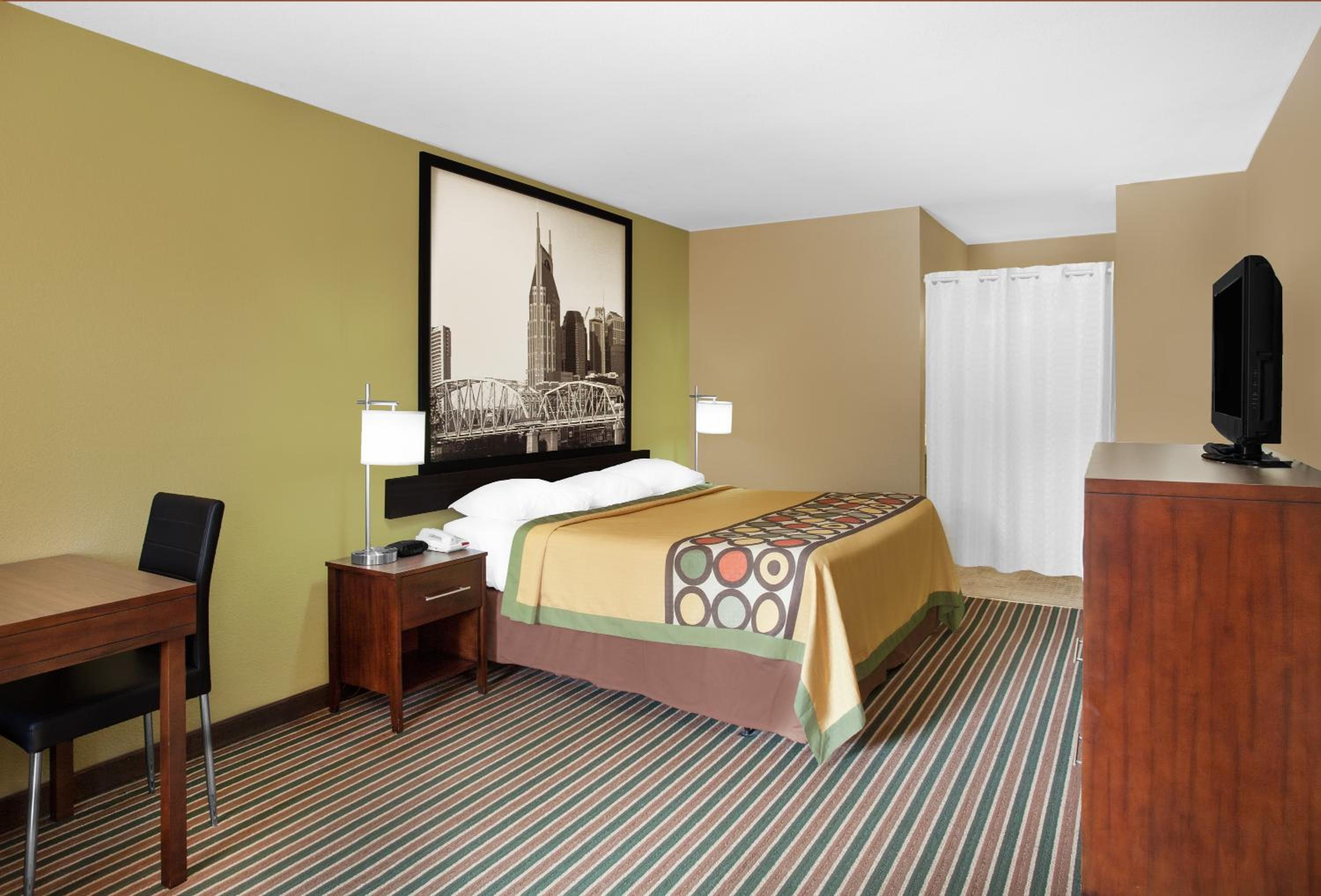 King Room - Mobility Accessible/Smoking - Photo 4