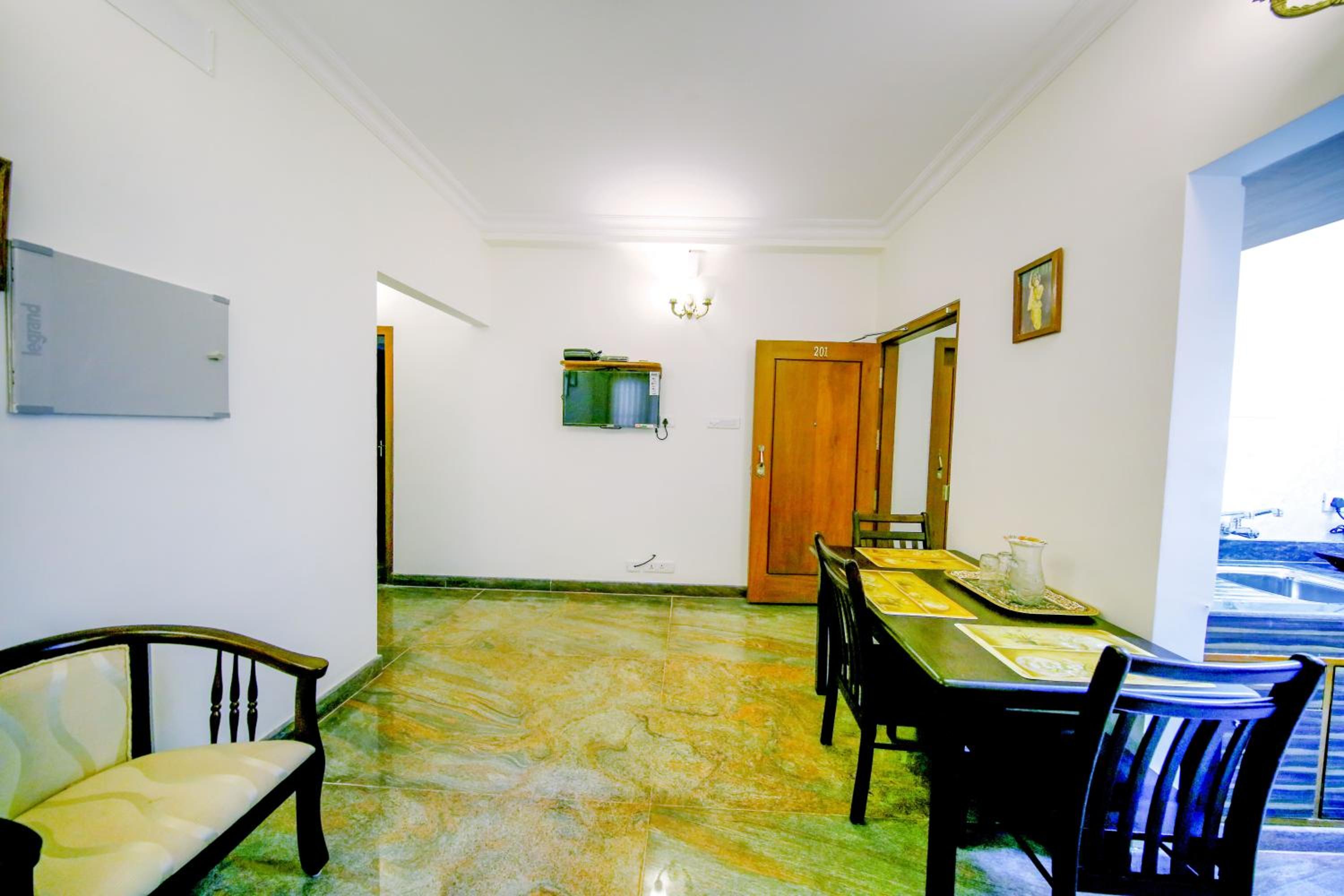 Deluxe Apartment photo 2
