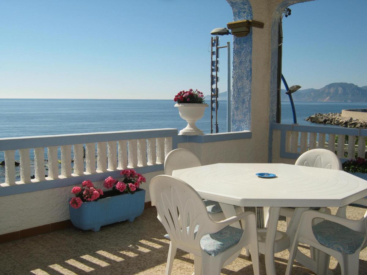 Deluxe Triple Room with Sea View photo 2