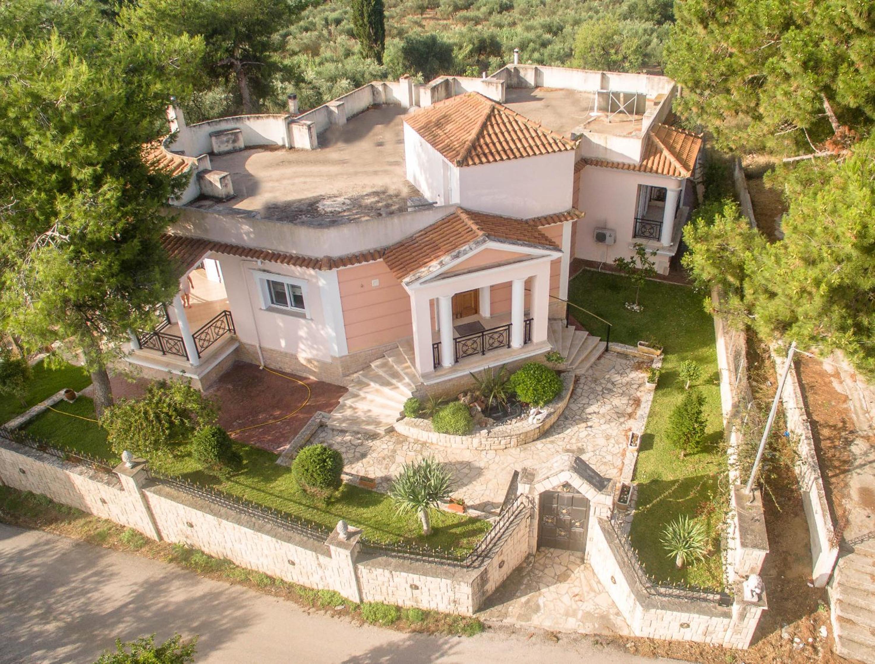Villa with Garden View photo 3