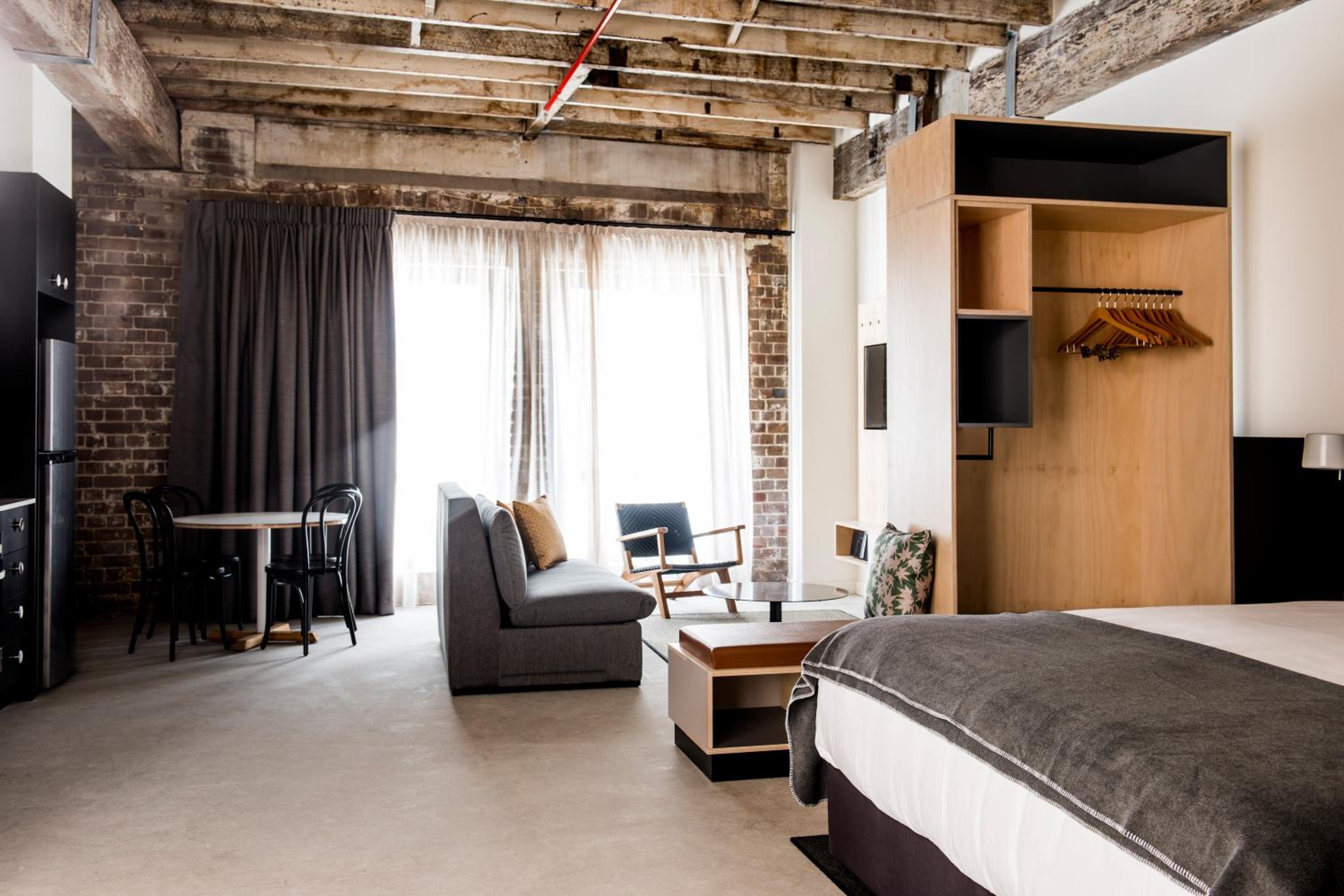 Superior Two-Bedroom Suite - Adjoining thumbnail 6
