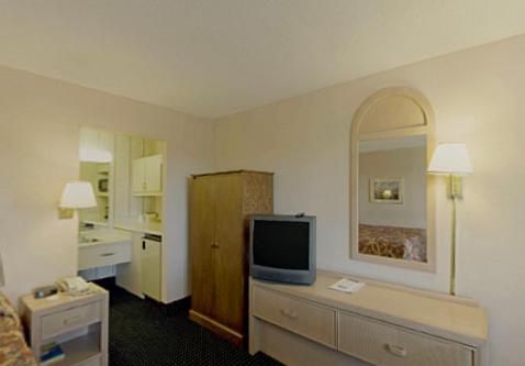 Double Room with Two Double Beds - Photo 3