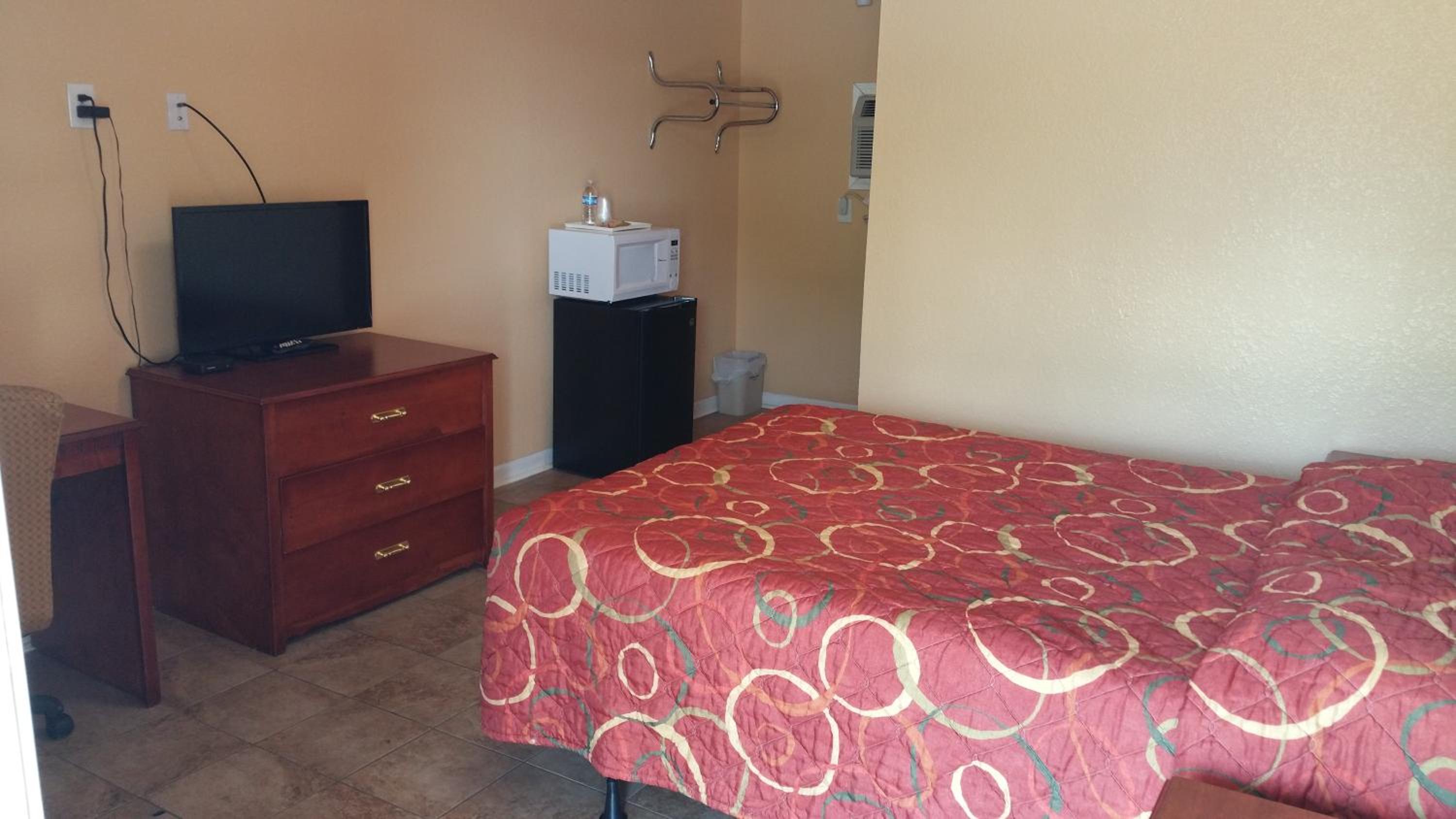 Queen Room - Photo 2