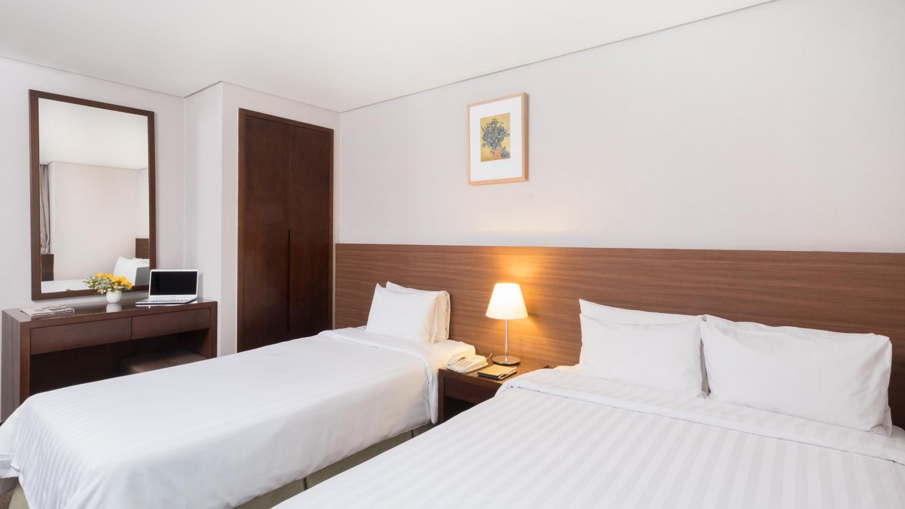 Deluxe Twin Room - Photo 14