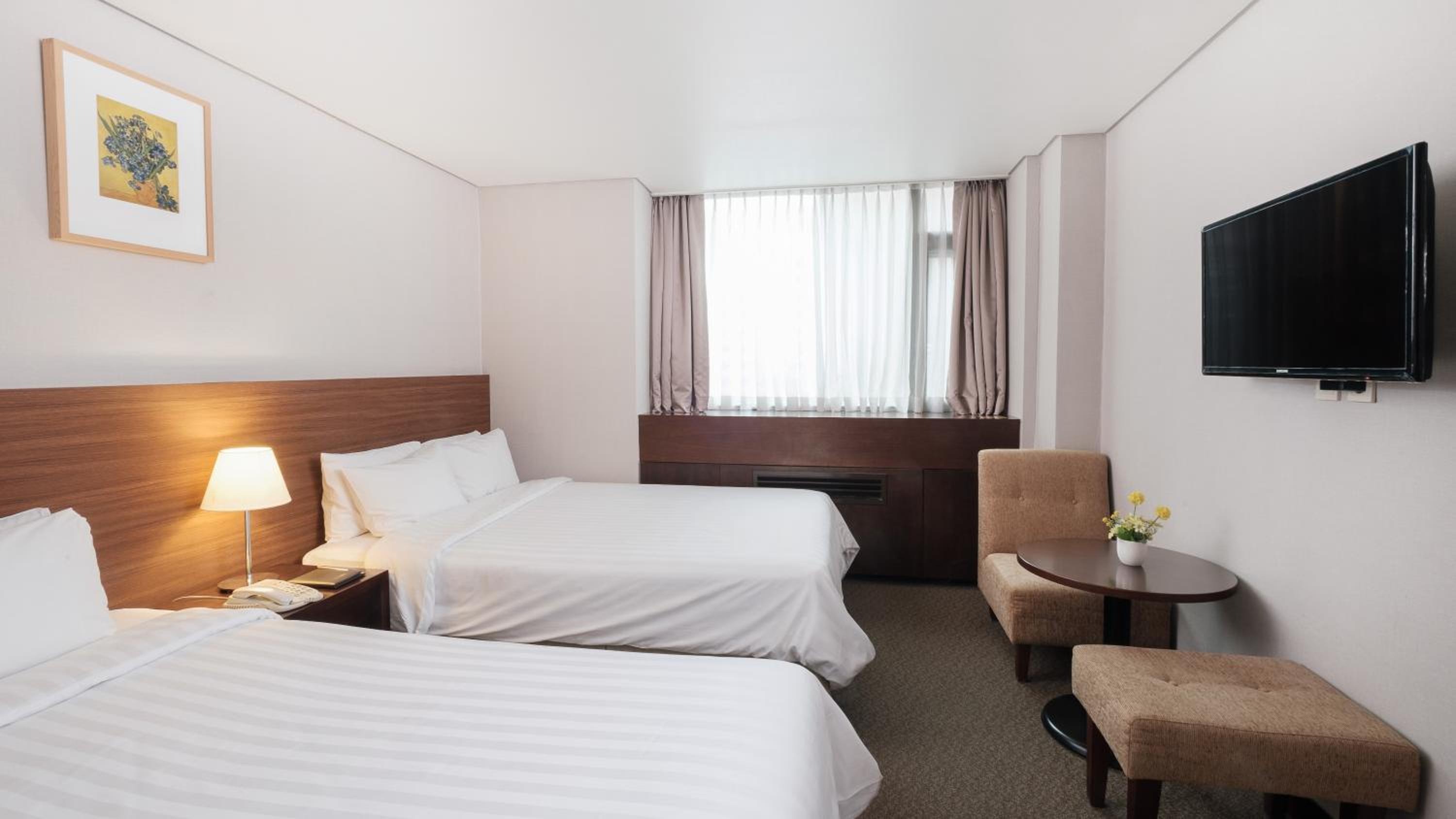 Deluxe Twin Room - Photo 13