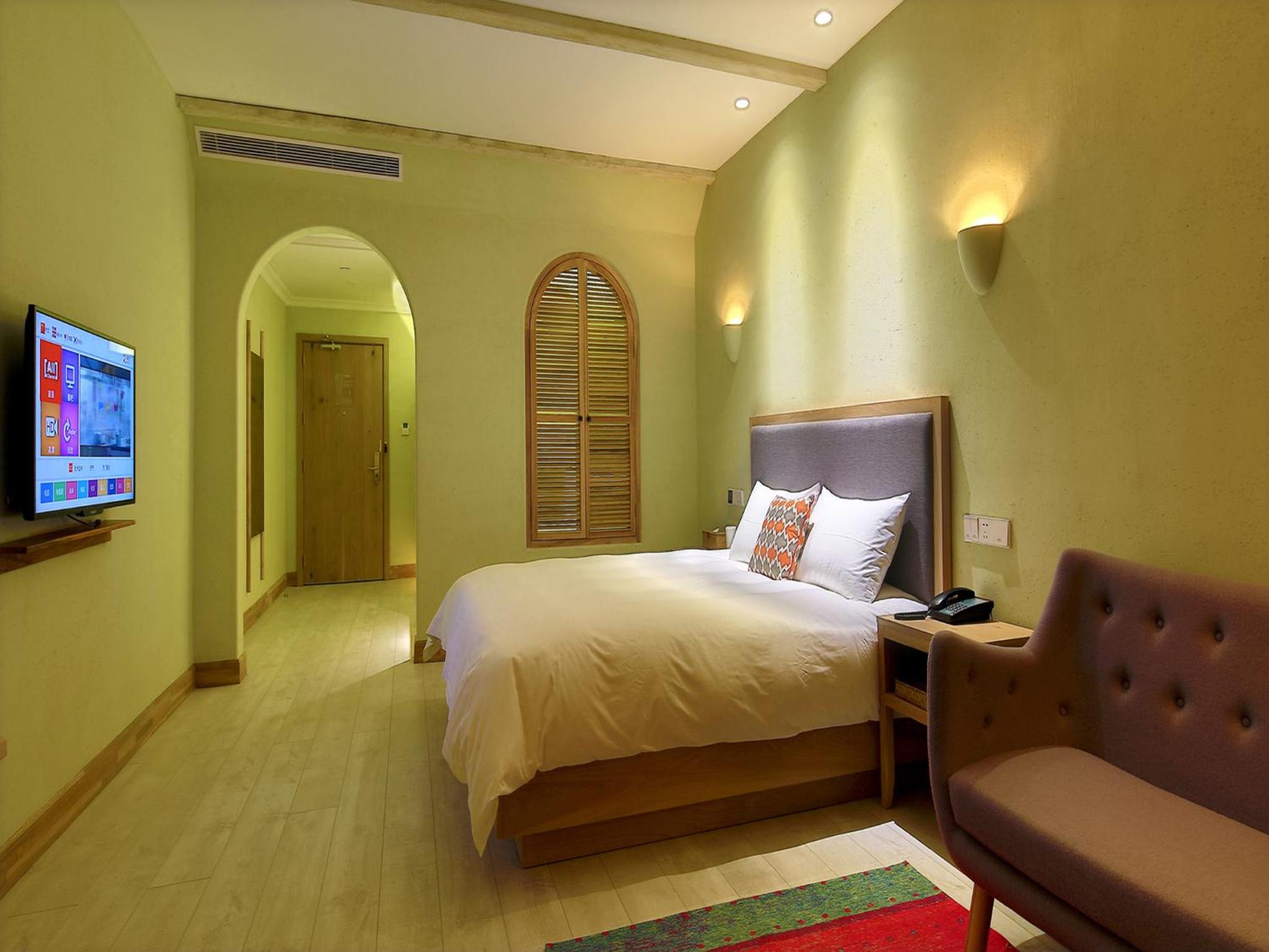 Queen Room