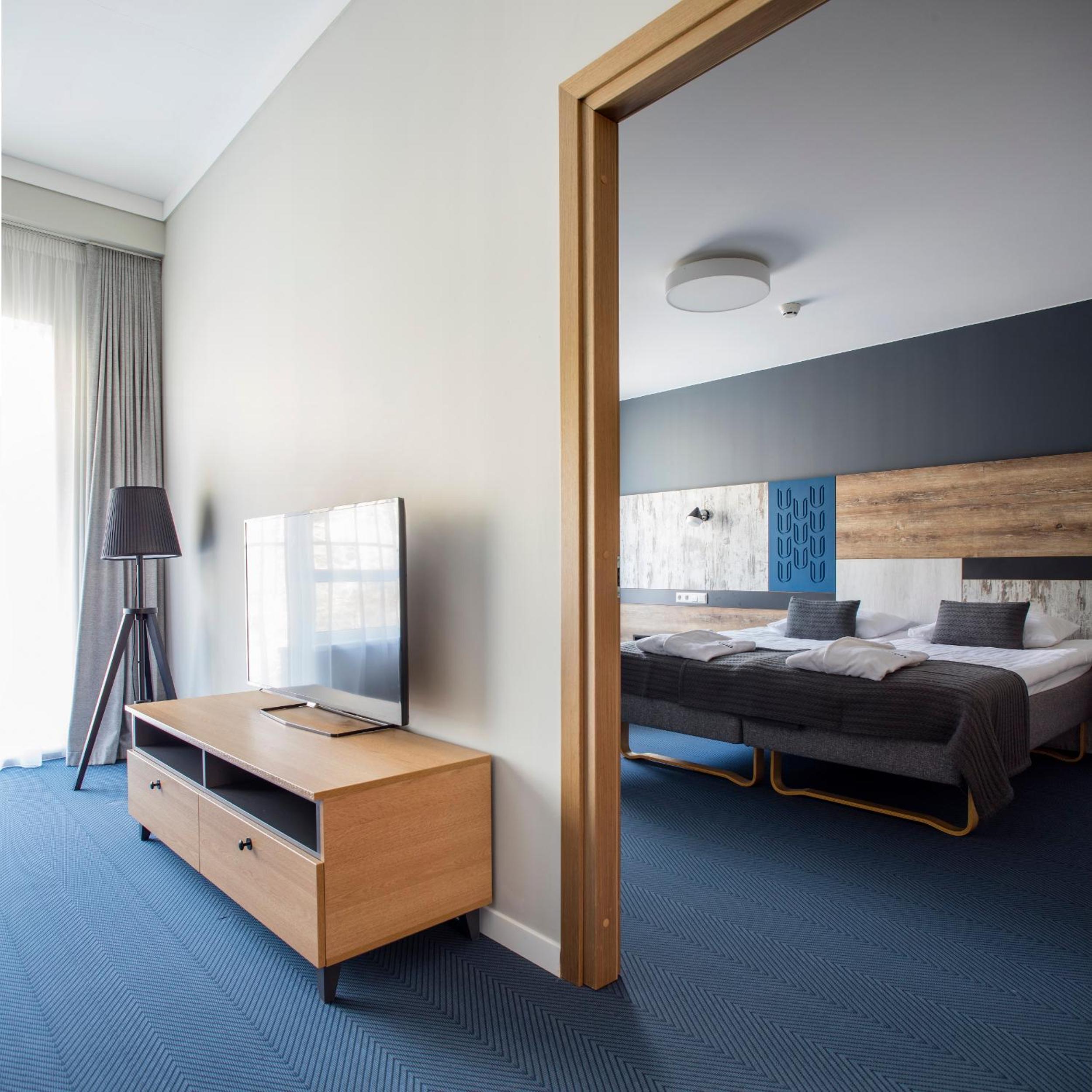 Apartment with Balcony and Spa Access - Photo 8