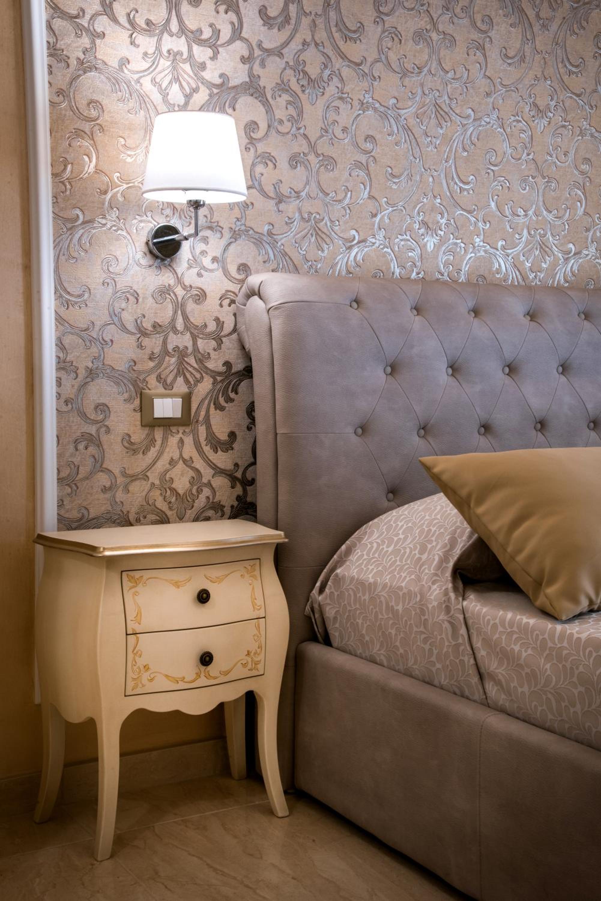 Deluxe King Room with Private Bathroom