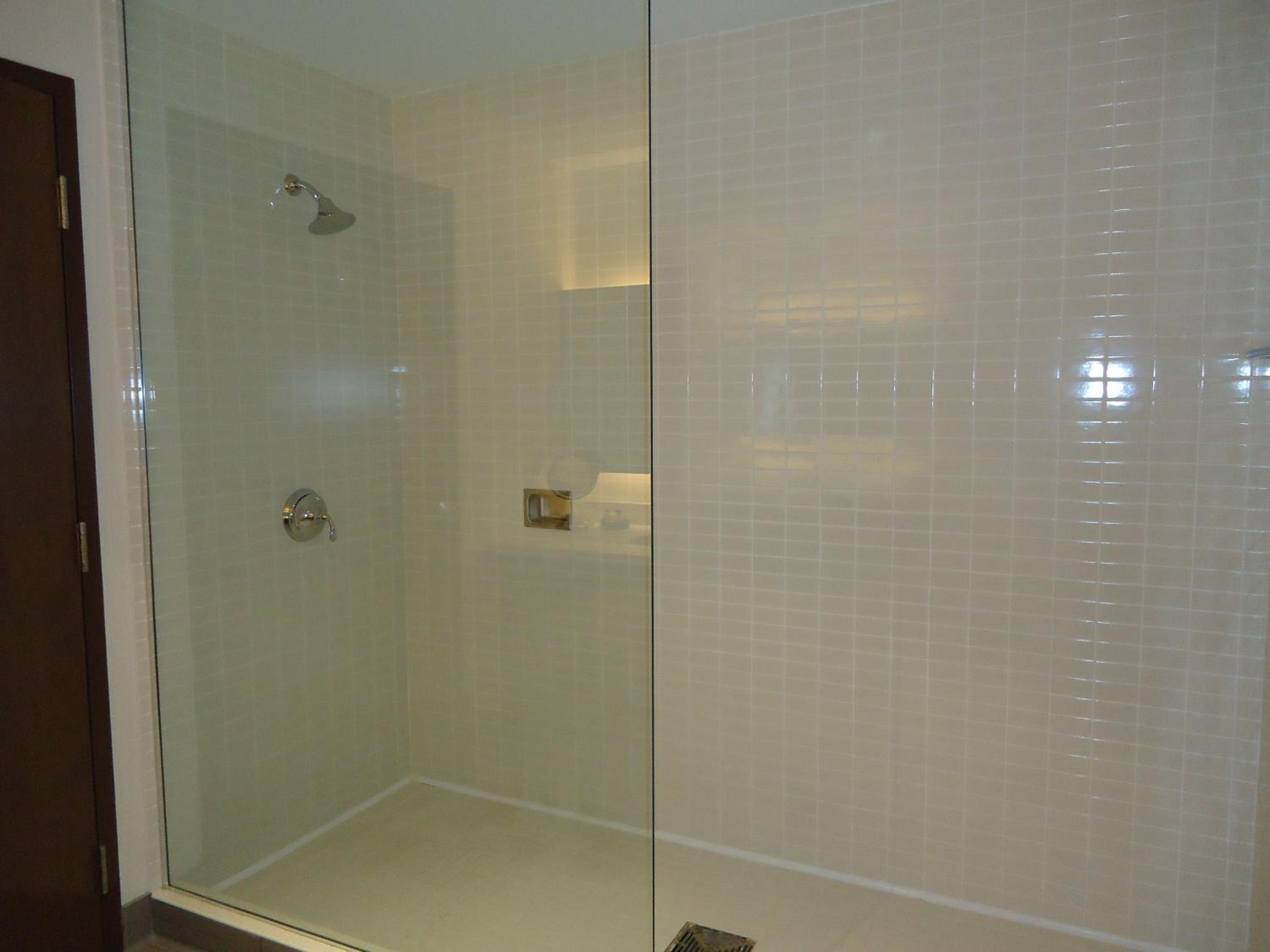 Deluxe King Room - Photo 3