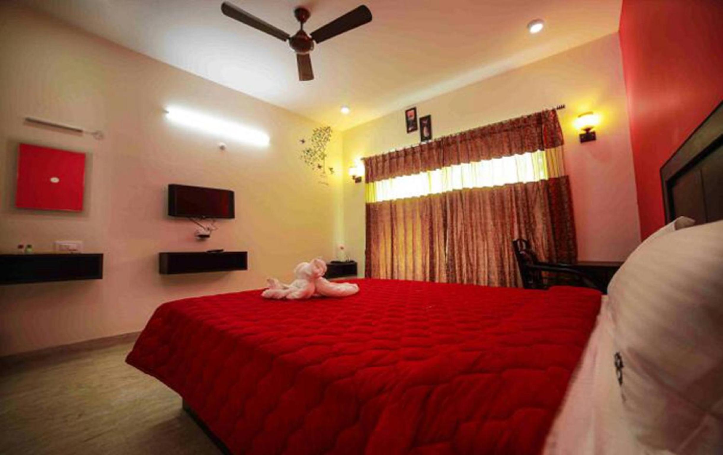 Deluxe Queen Room - Photo 1