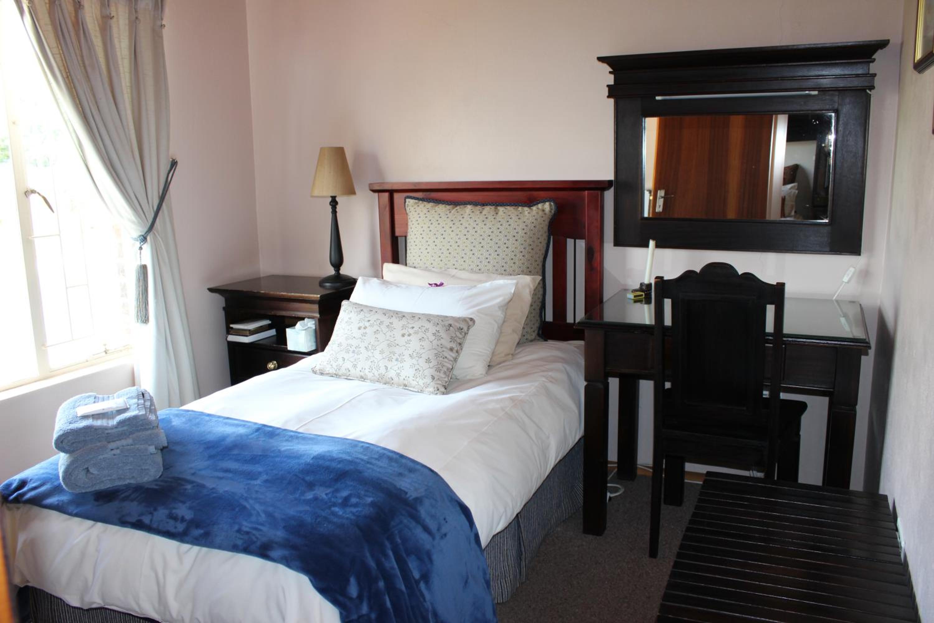 Triple Room with Balcony - Photo 5