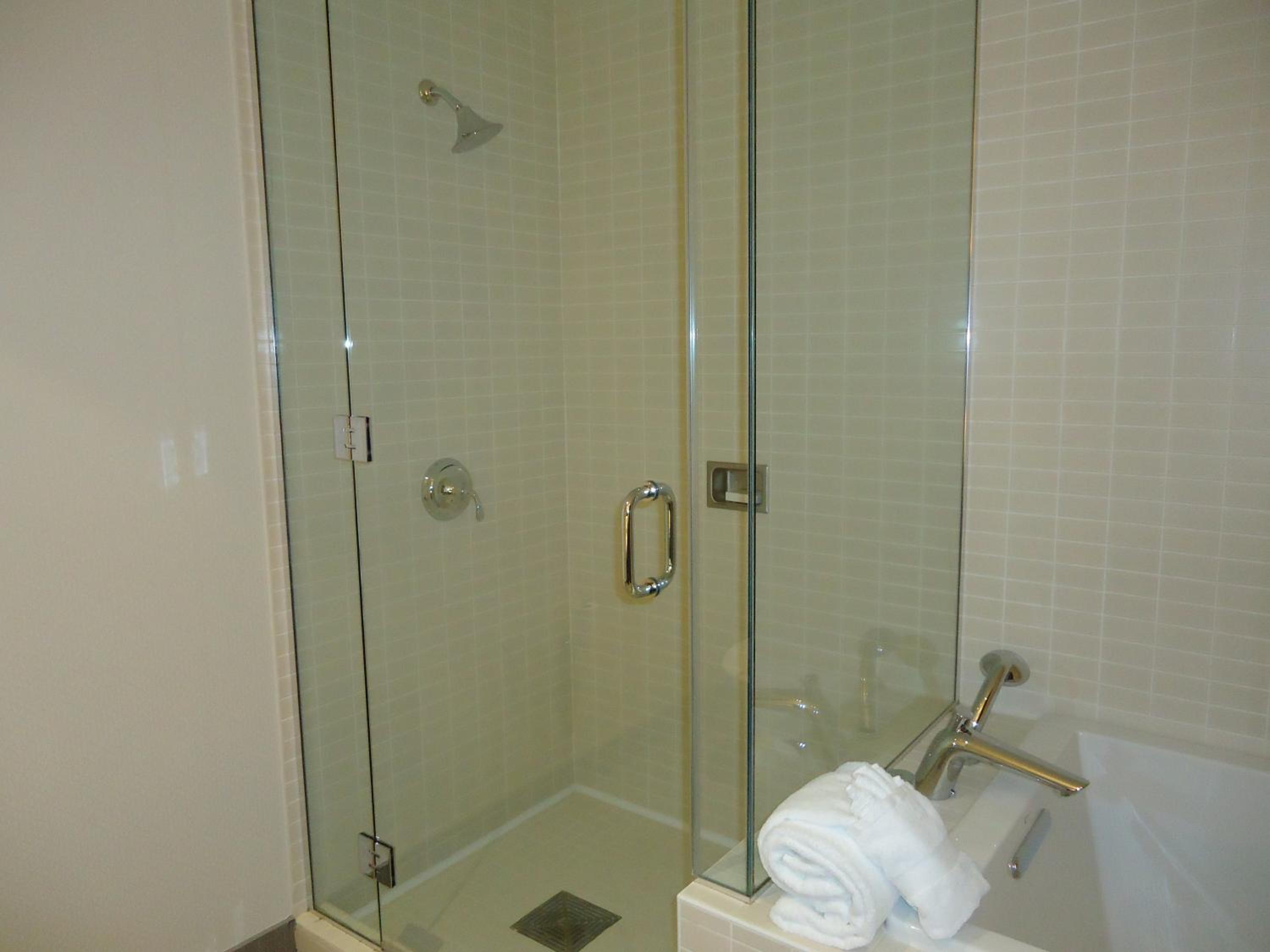 King Suite - Photo 2