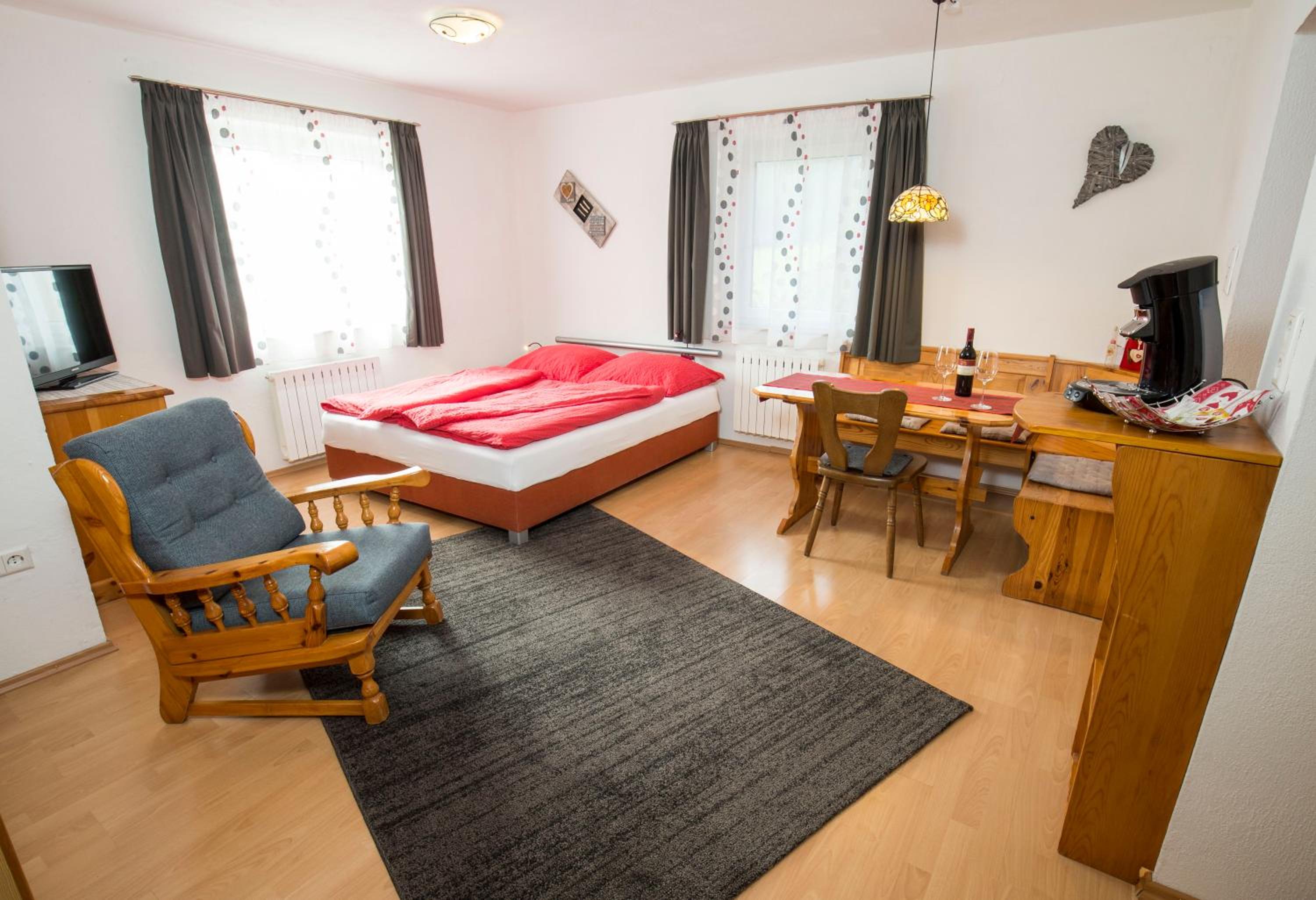 Studio Apartment photo 3