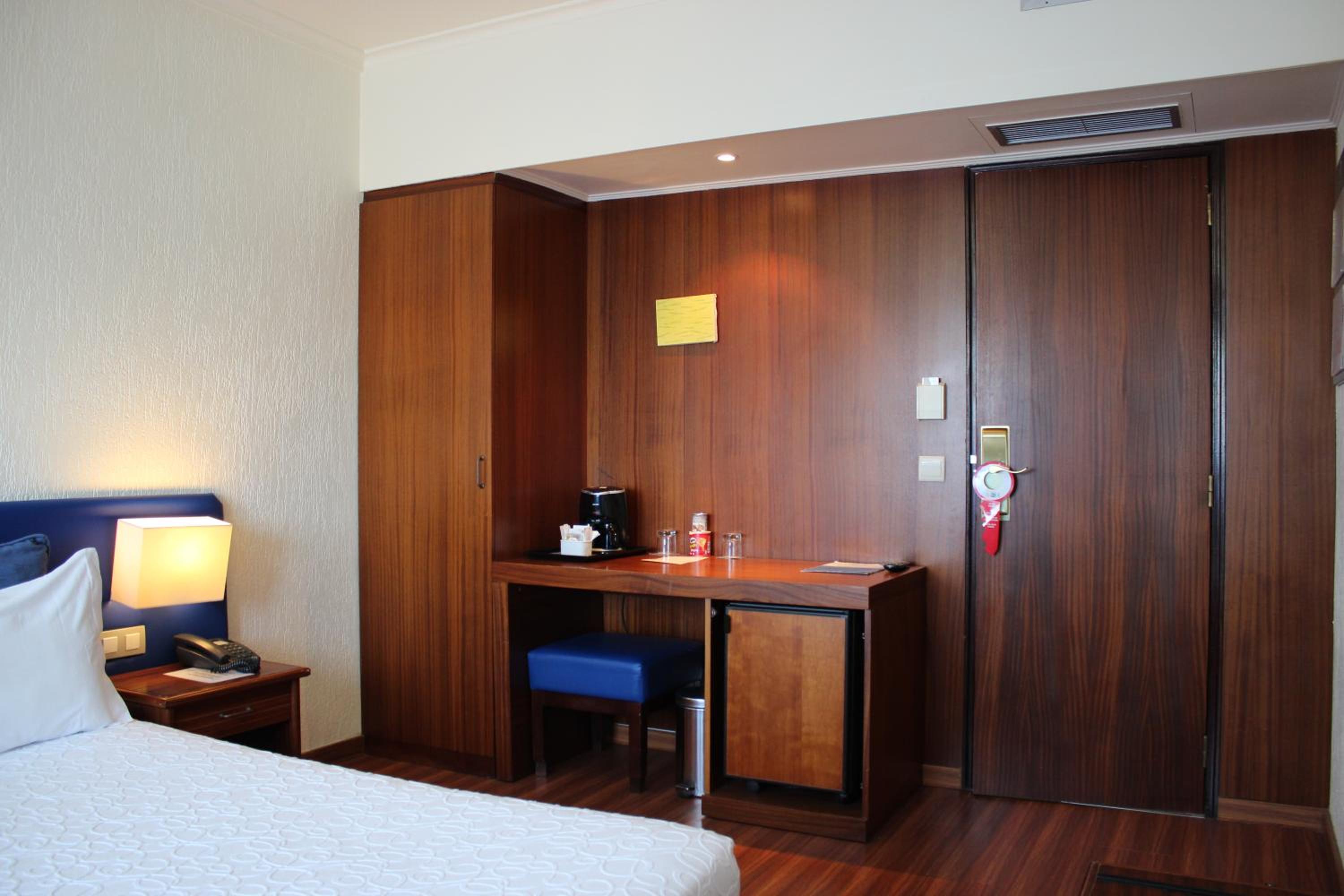Double Room - Photo 2