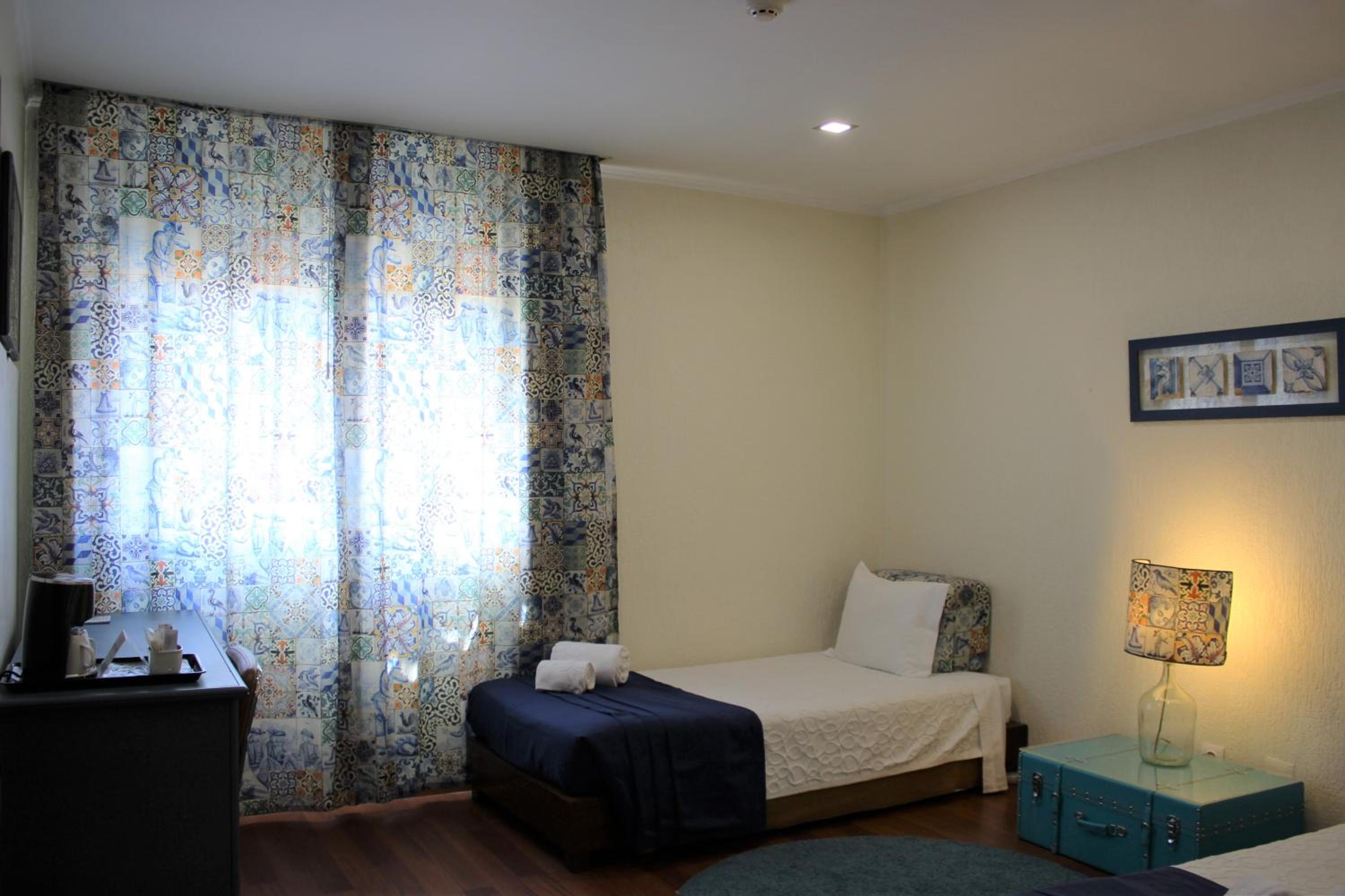 Family Room - Photo 5