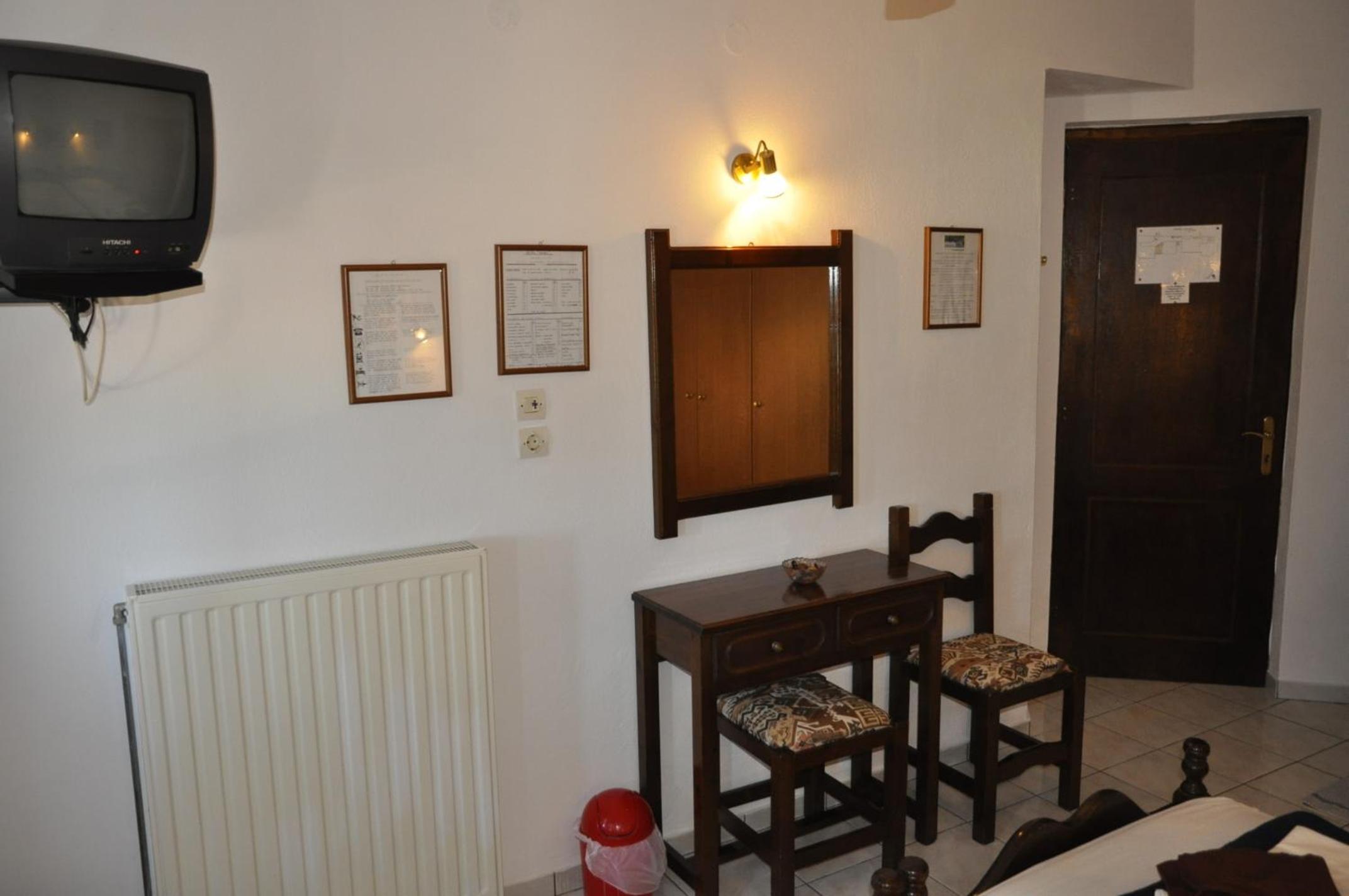 Economy Double Room with Sea View - Photo 4