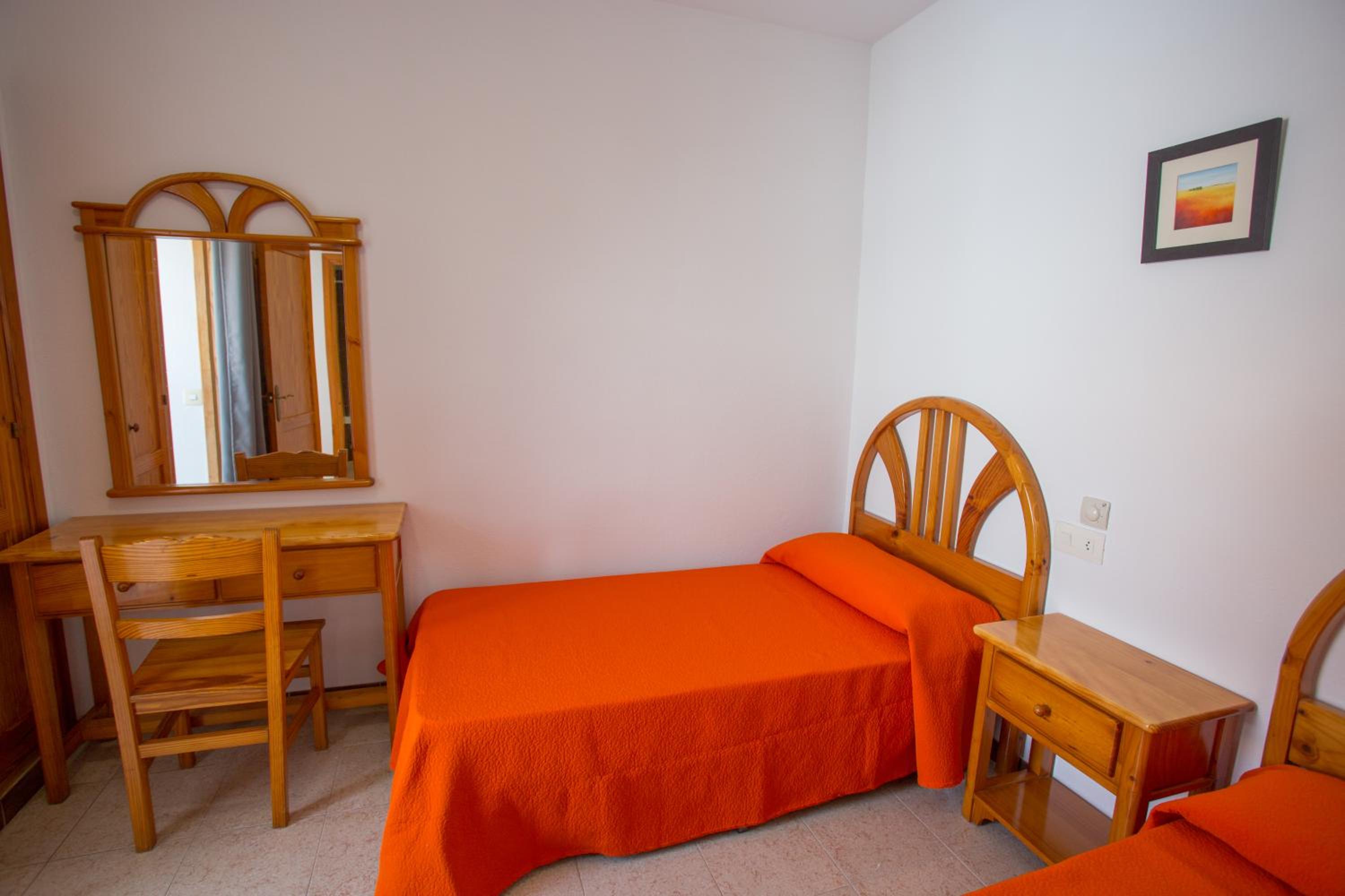 One-Bedroom Apartment photo 3