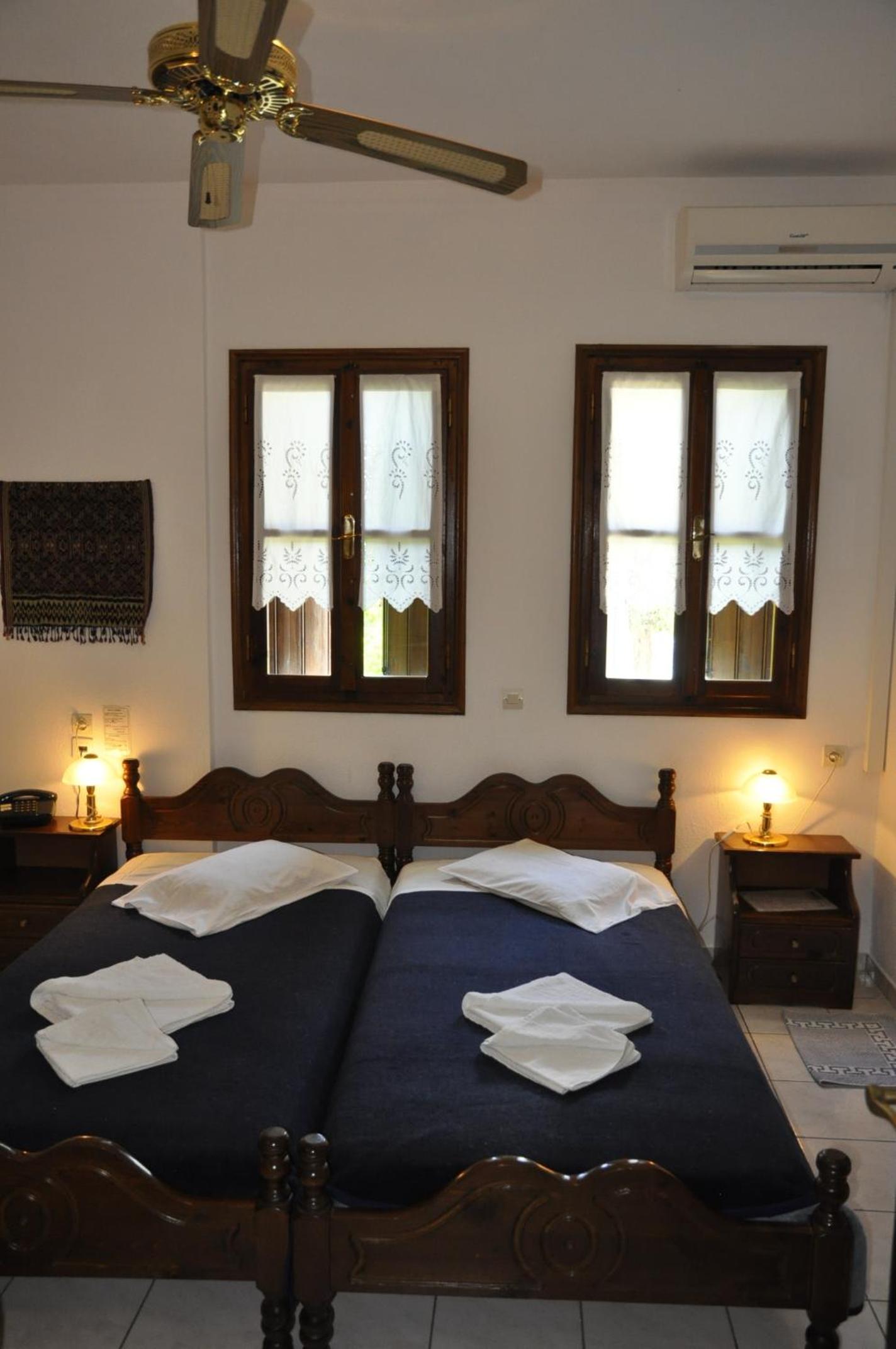 Economy Double Room with Garden View - Photo 7