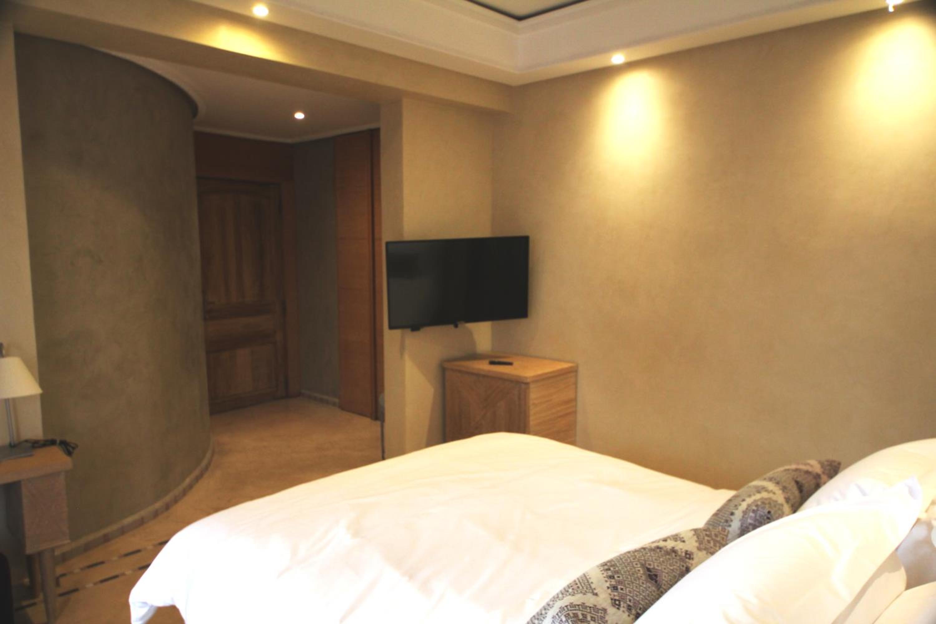 Superior Suite - Photo 3