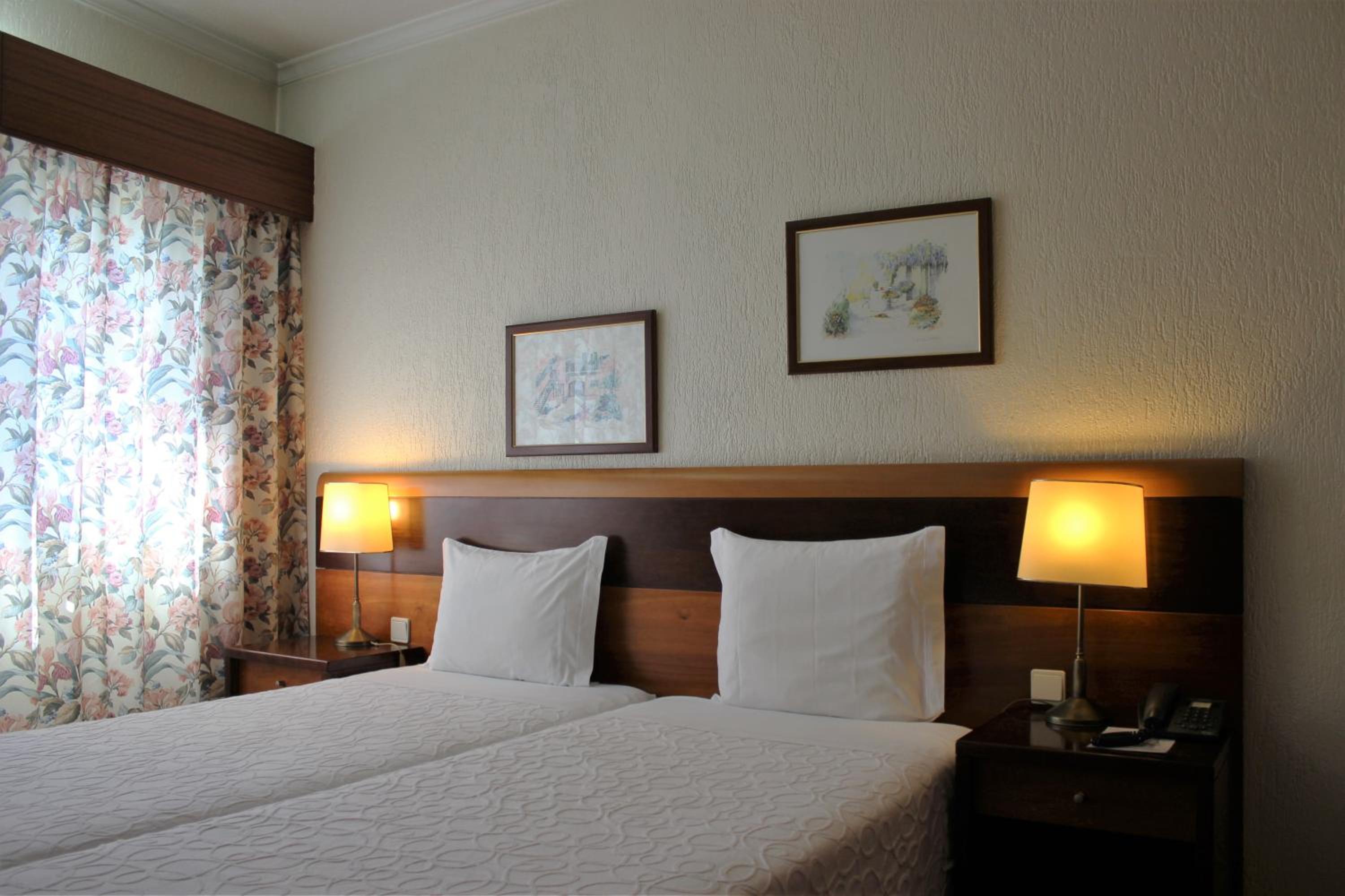 Twin Room - Photo 1