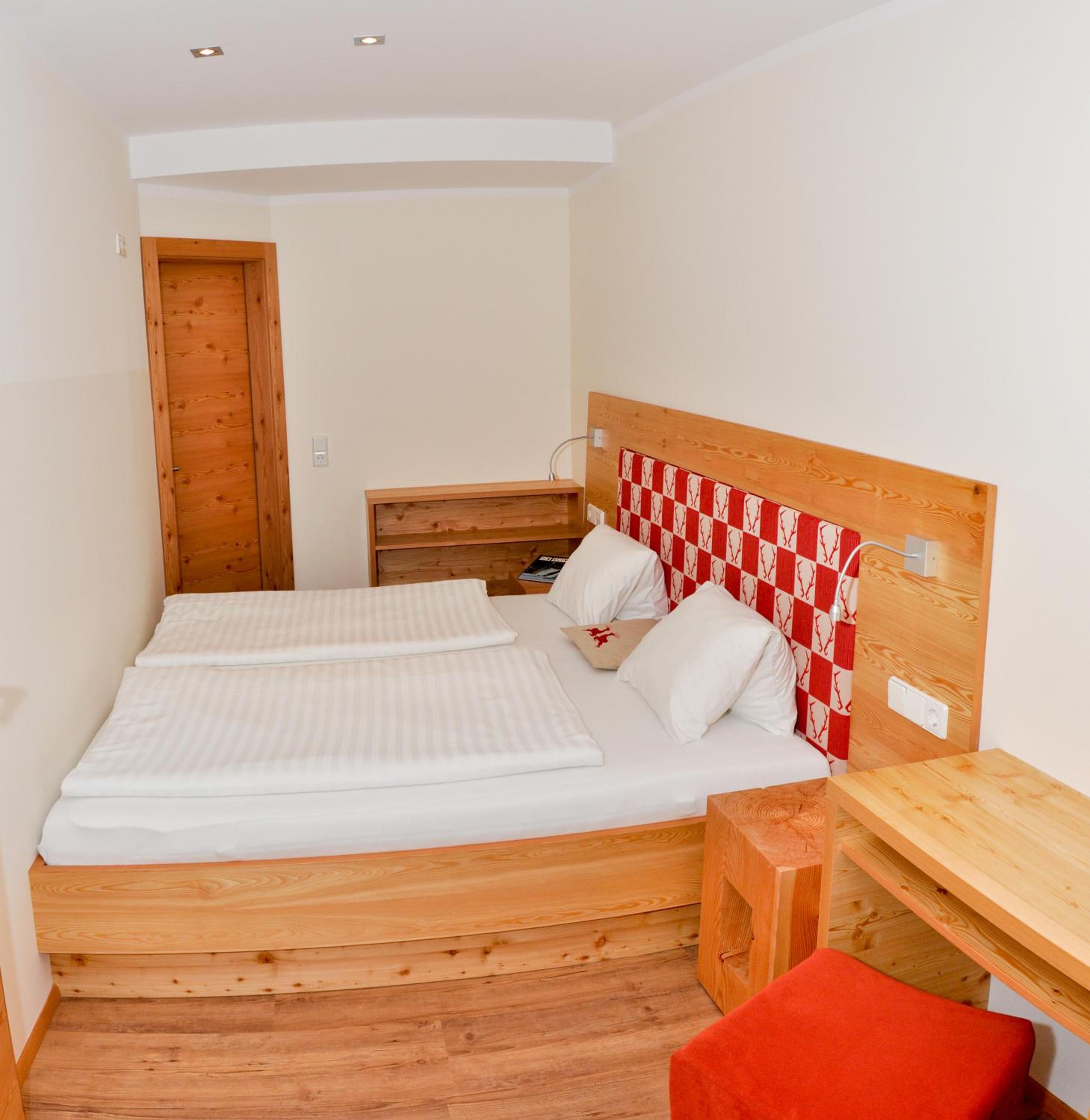 Superior One-Bedroom Apartment (2-4 Adults) photo 1