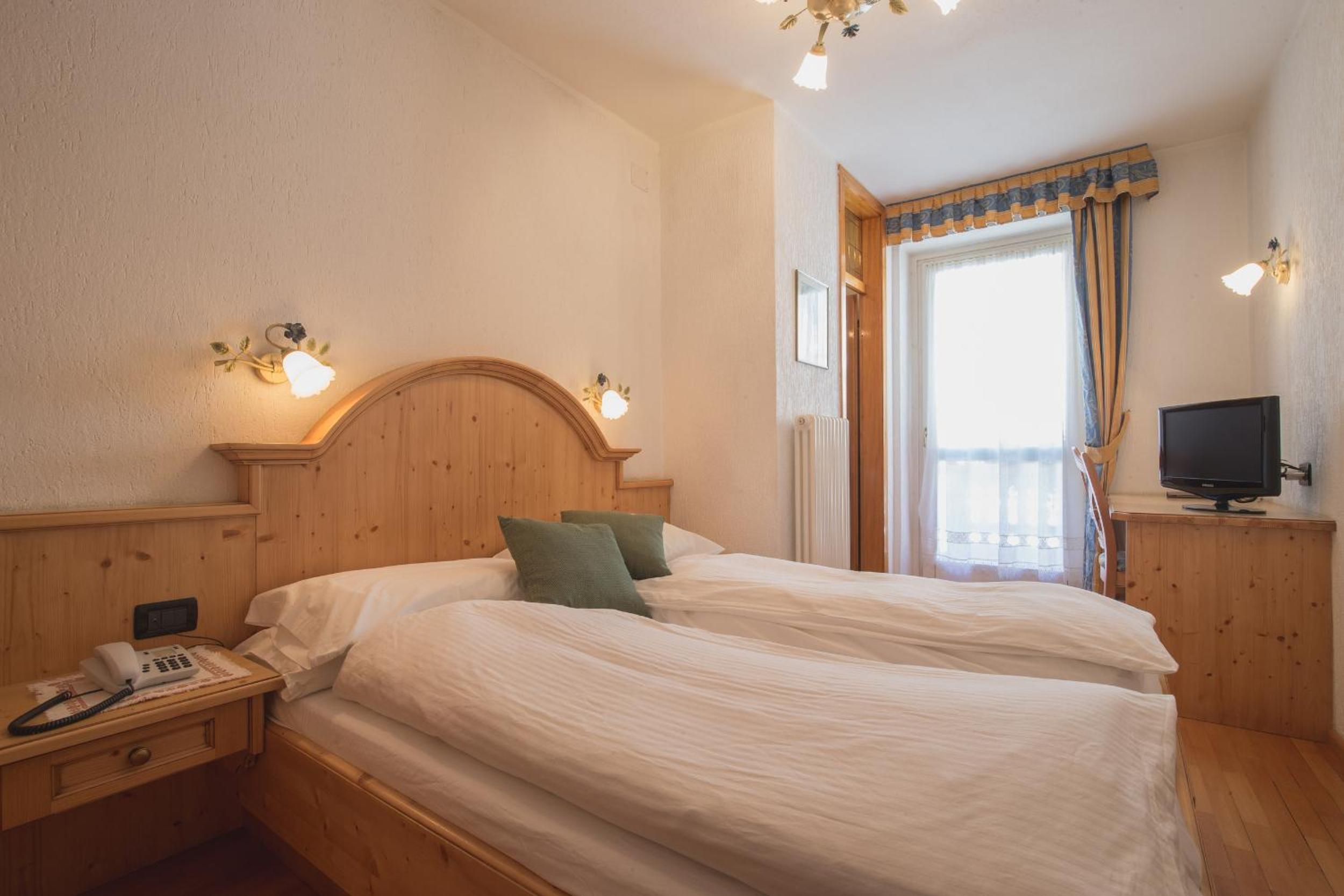 Economy Double or Twin Room photo 3