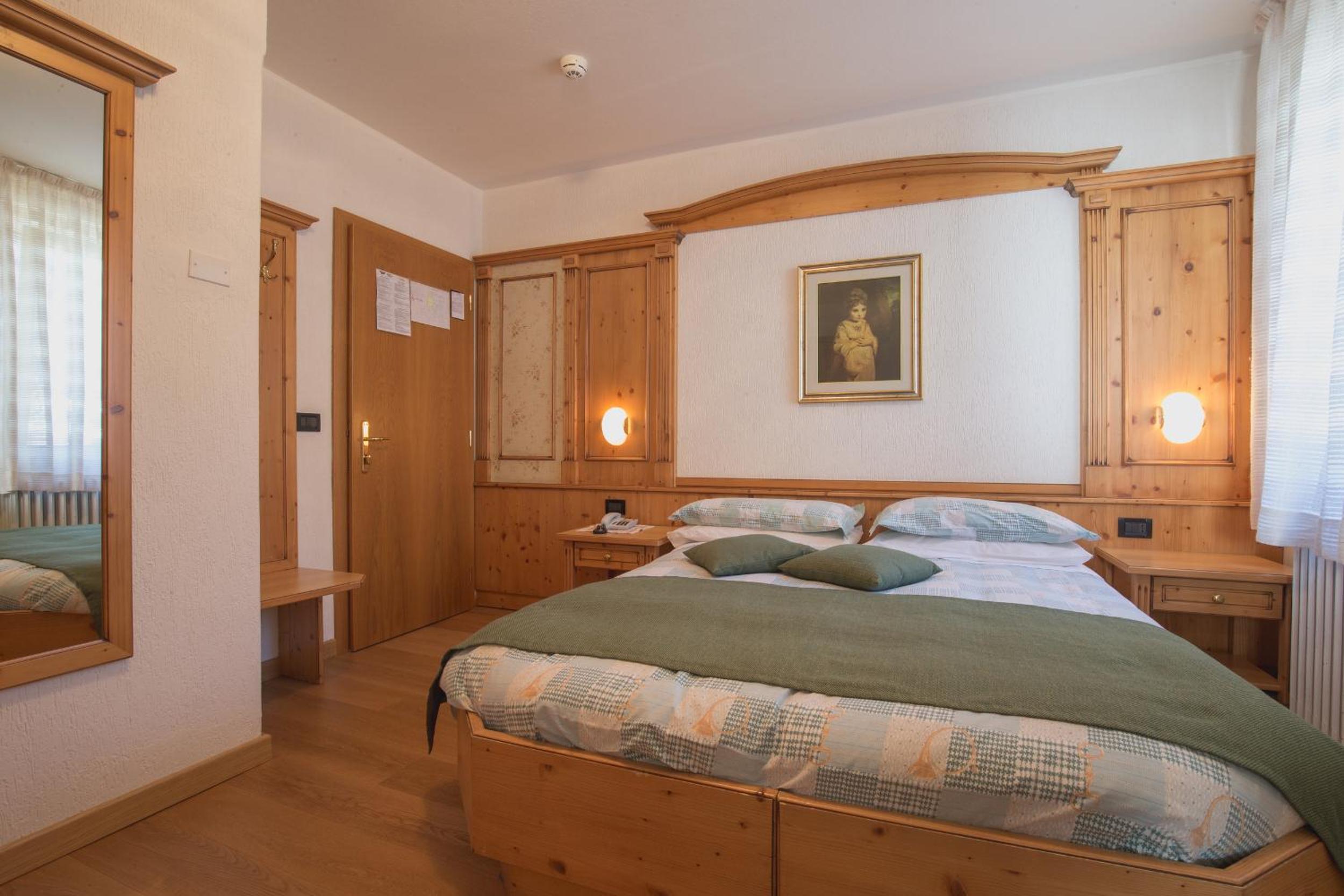 Double or Twin Room photo 2