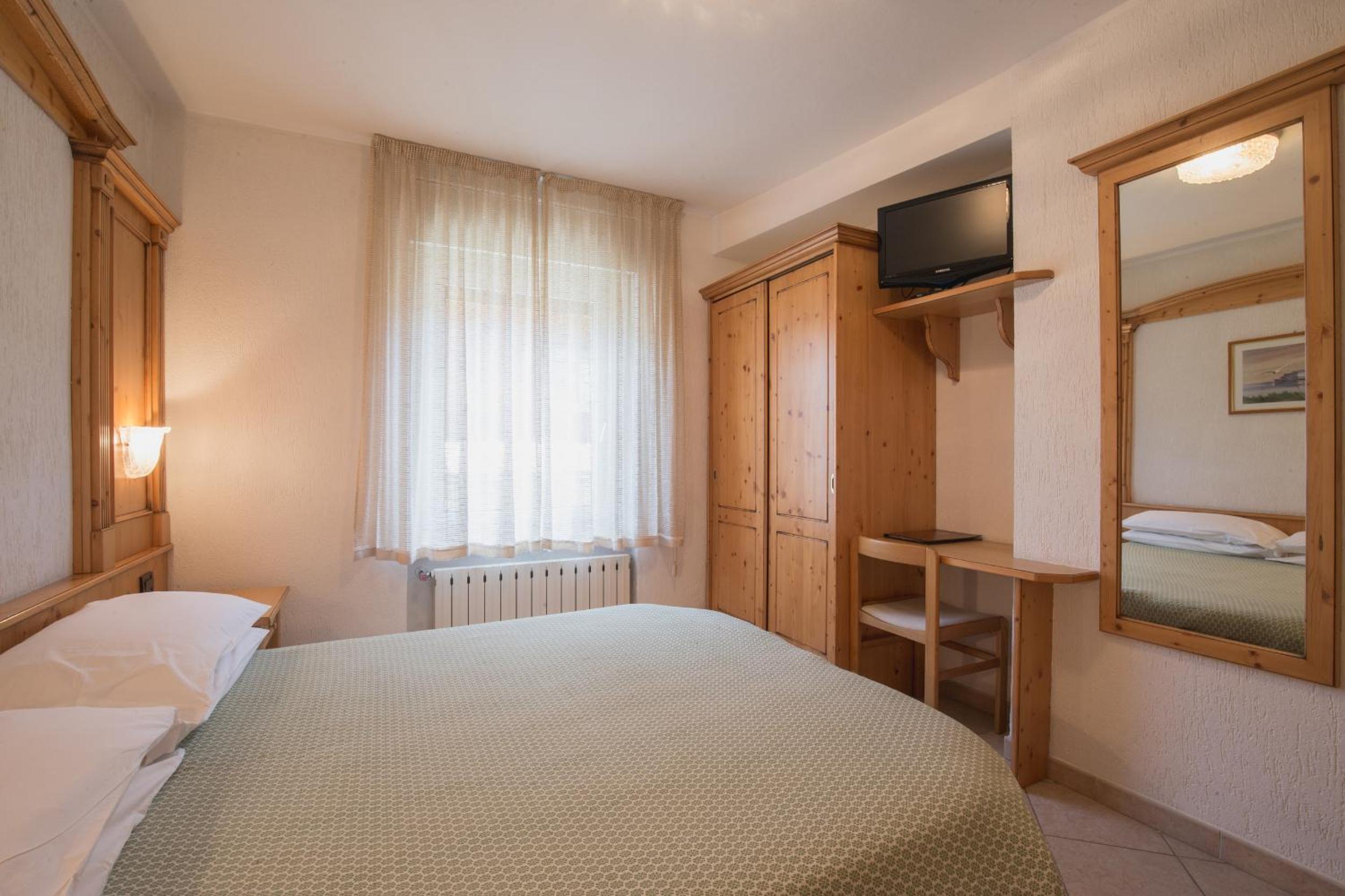 Economy Double or Twin Room photo 2