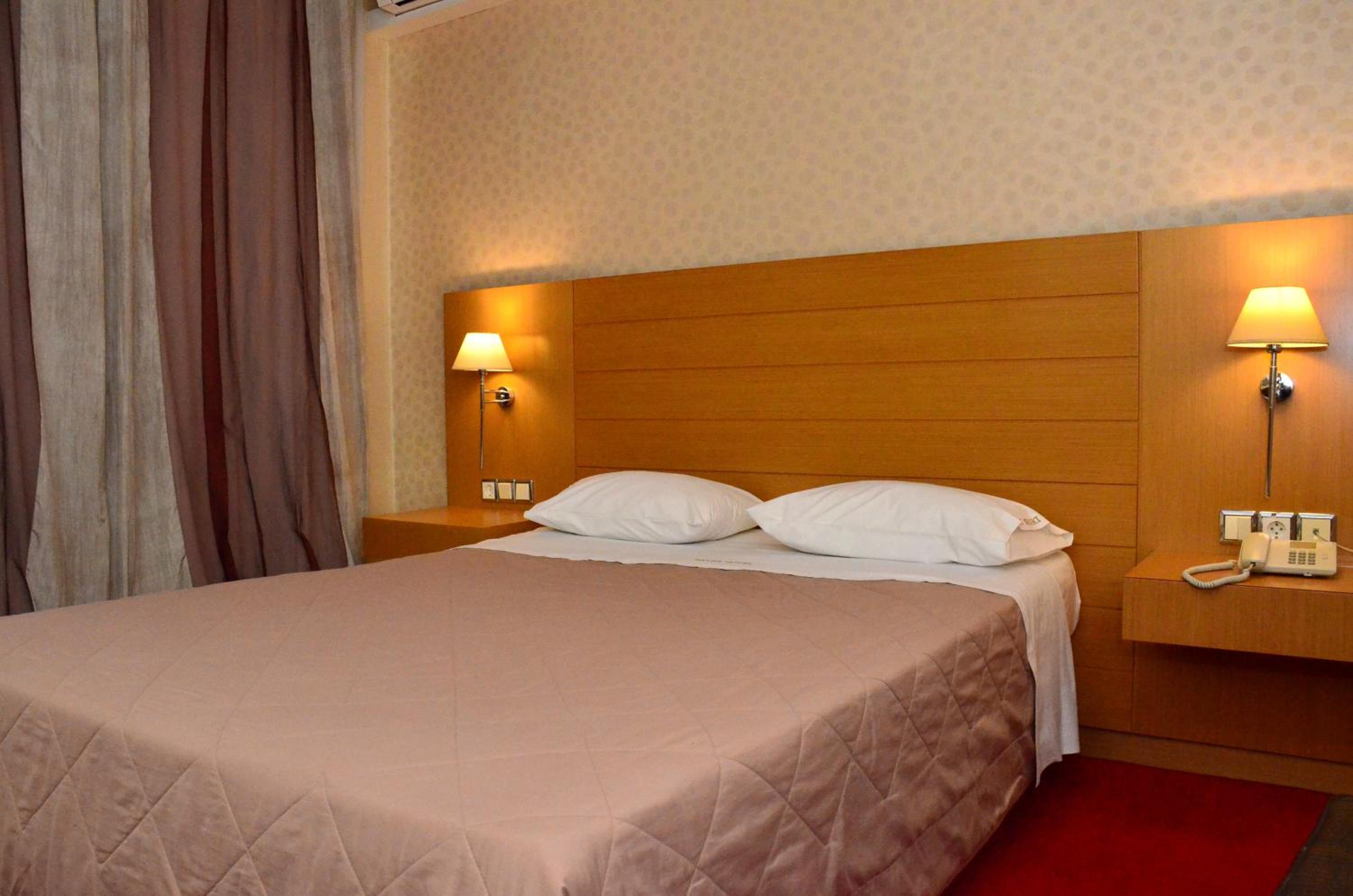 Double or Twin Room - Photo 7