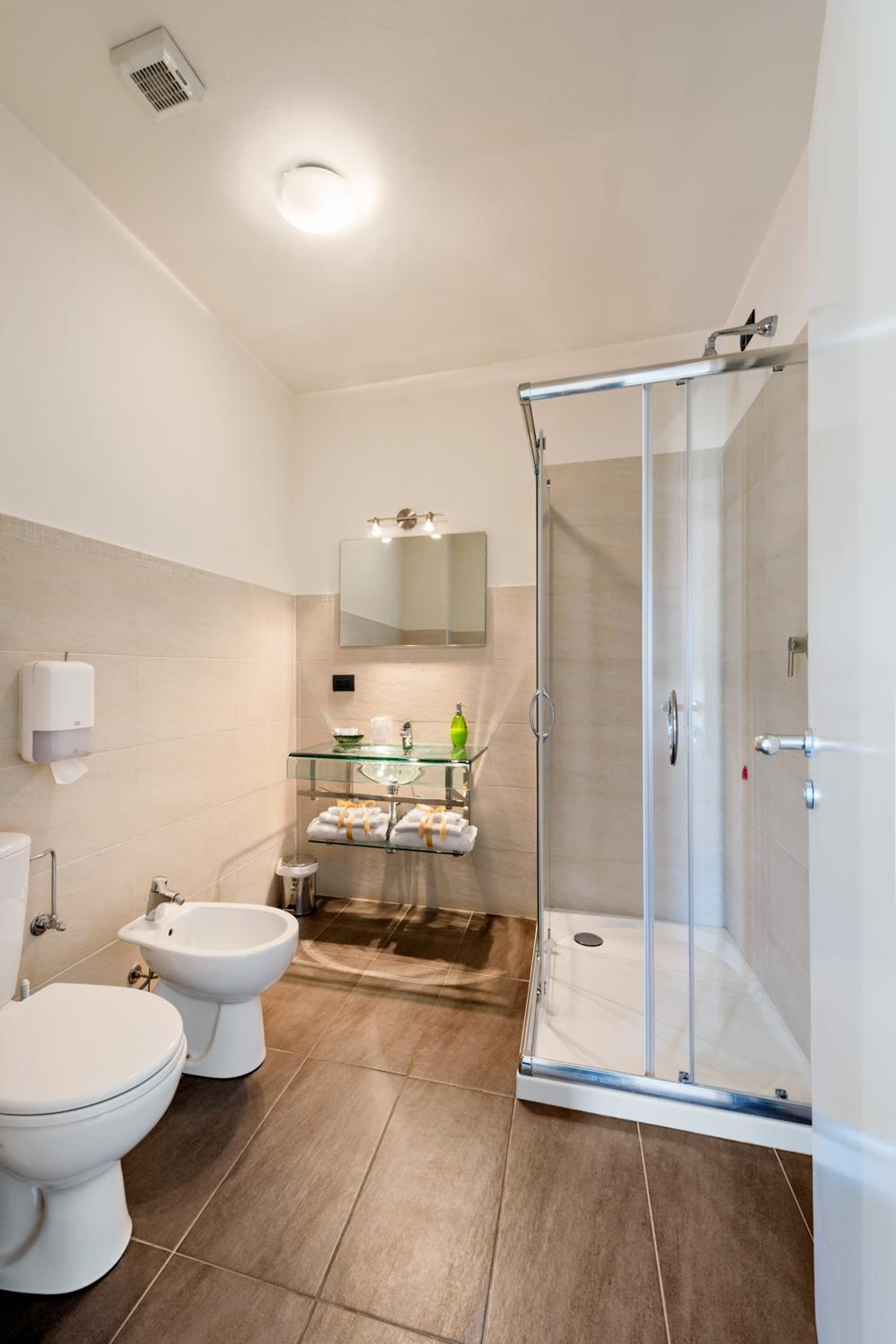 Standard Double Room - Photo 6