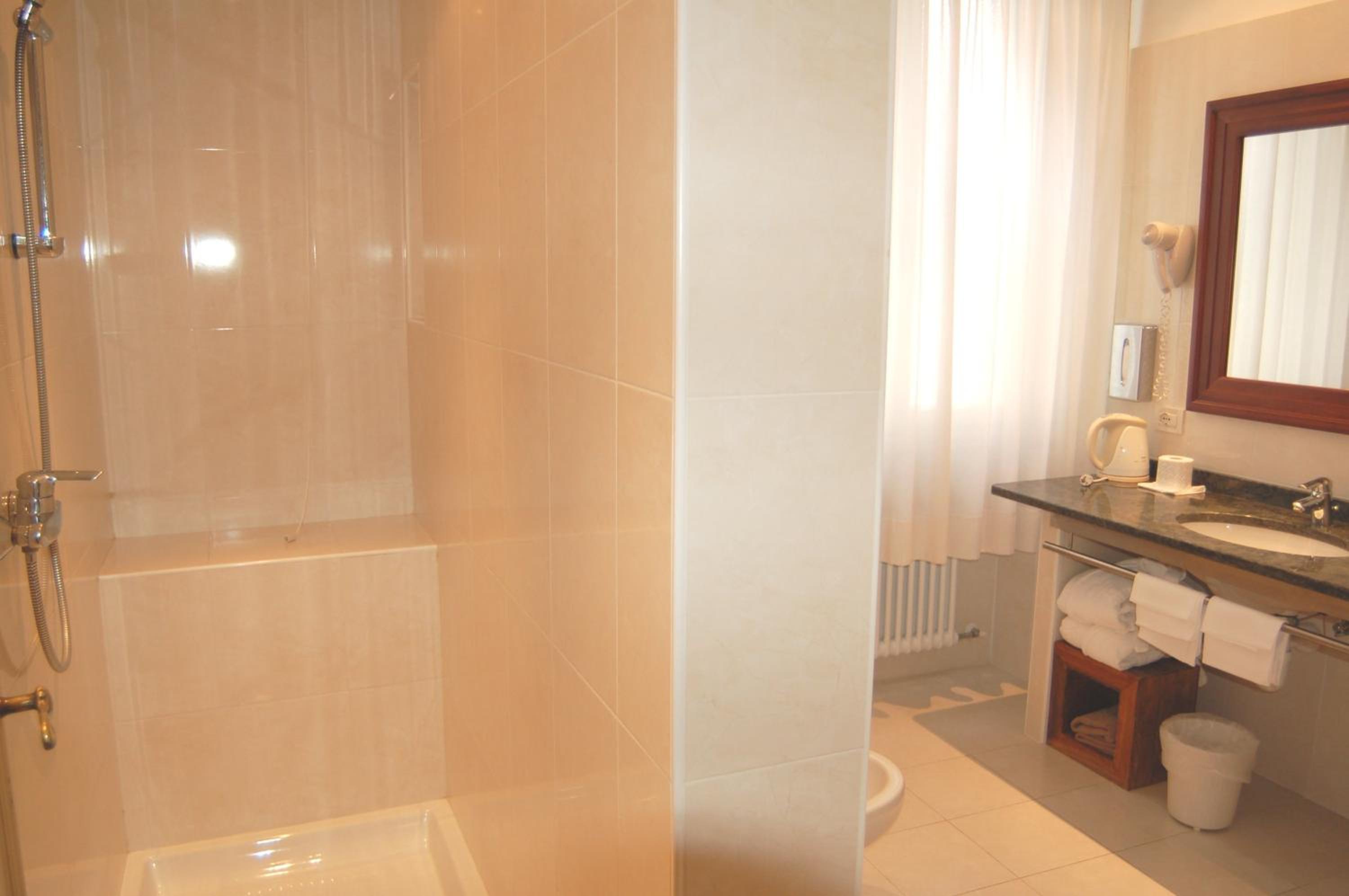 Junior Suite - Photo 9