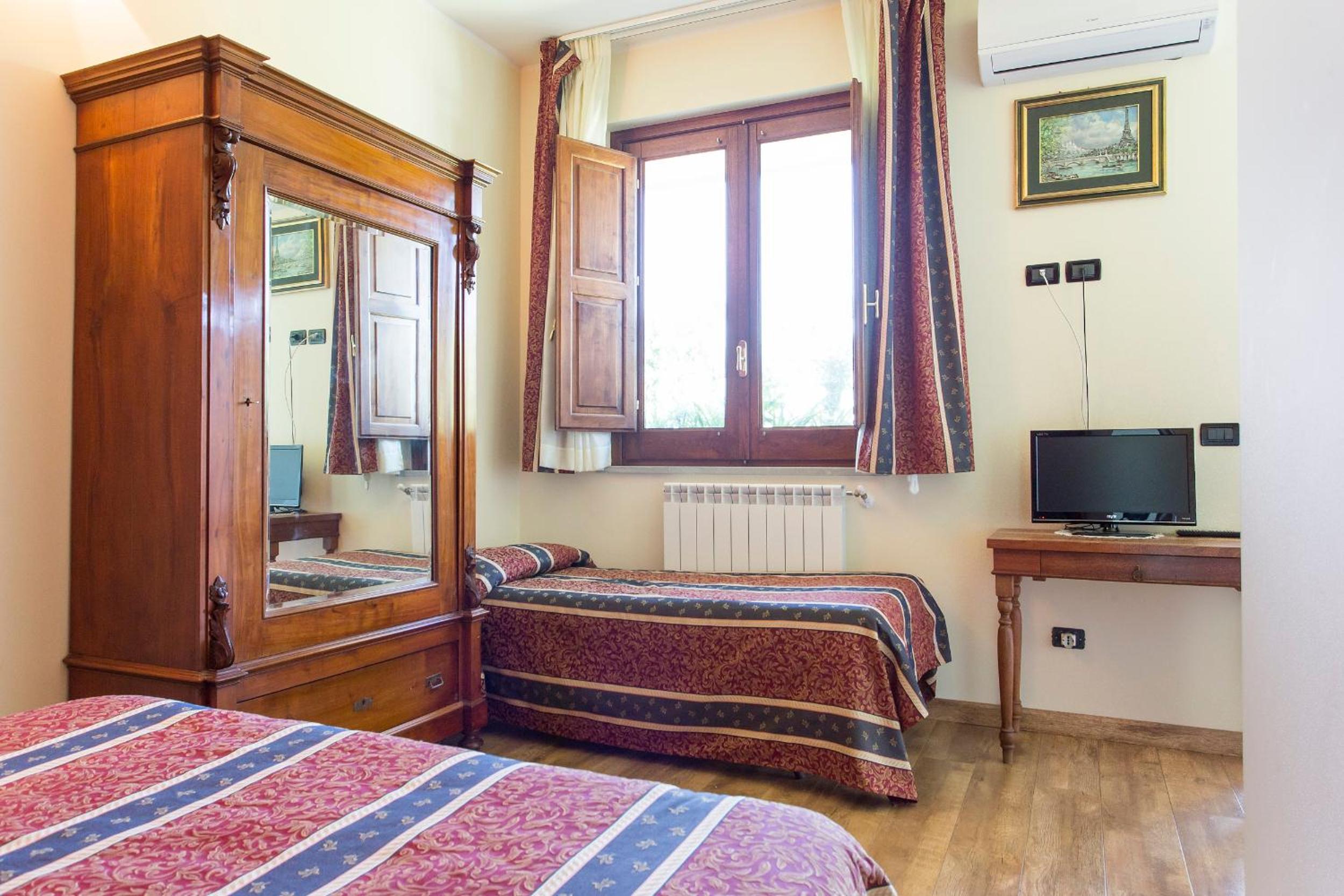 Deluxe Double or Twin Room with Garden View - Photo 2