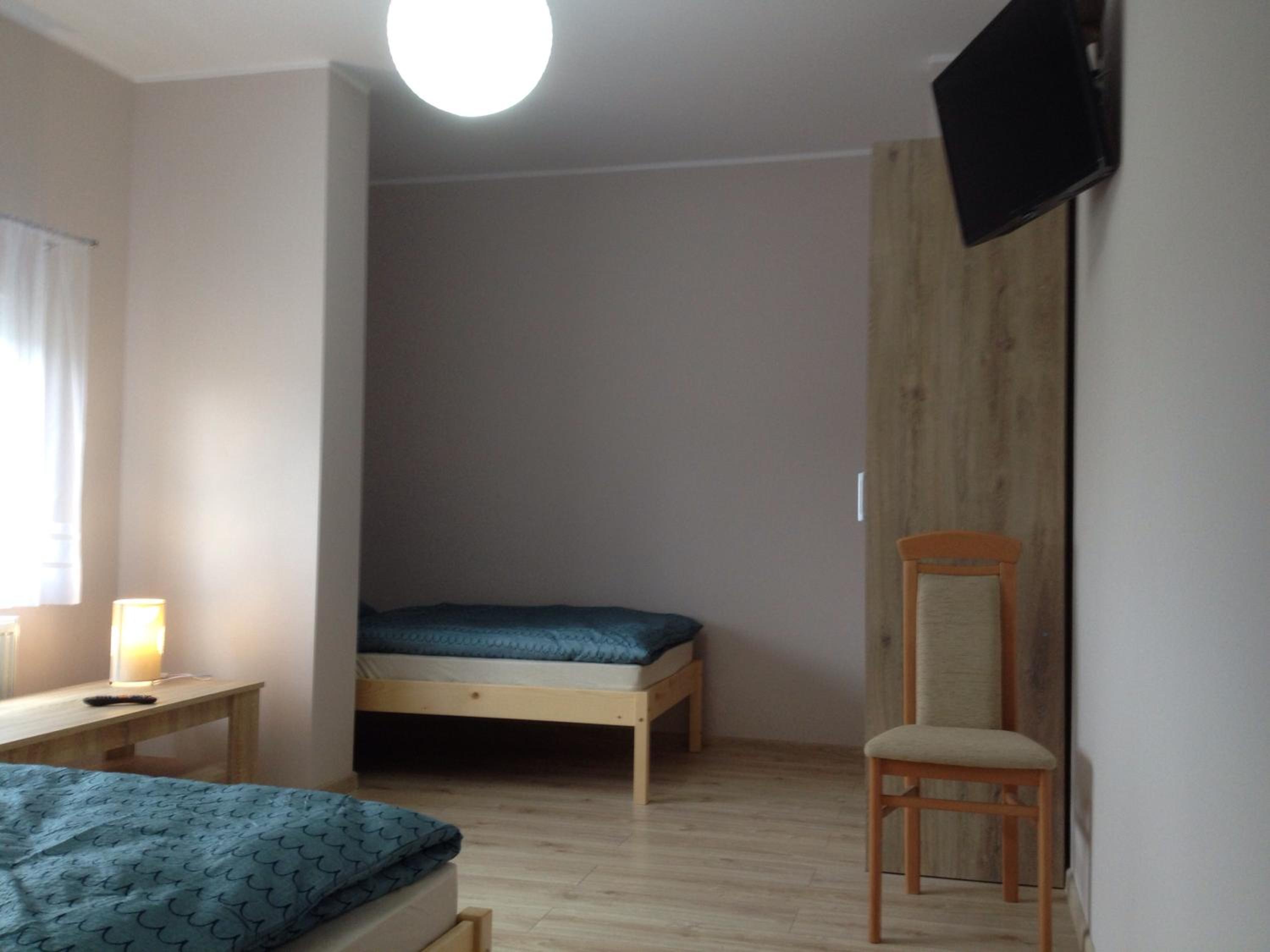 Twin Room - Photo 2