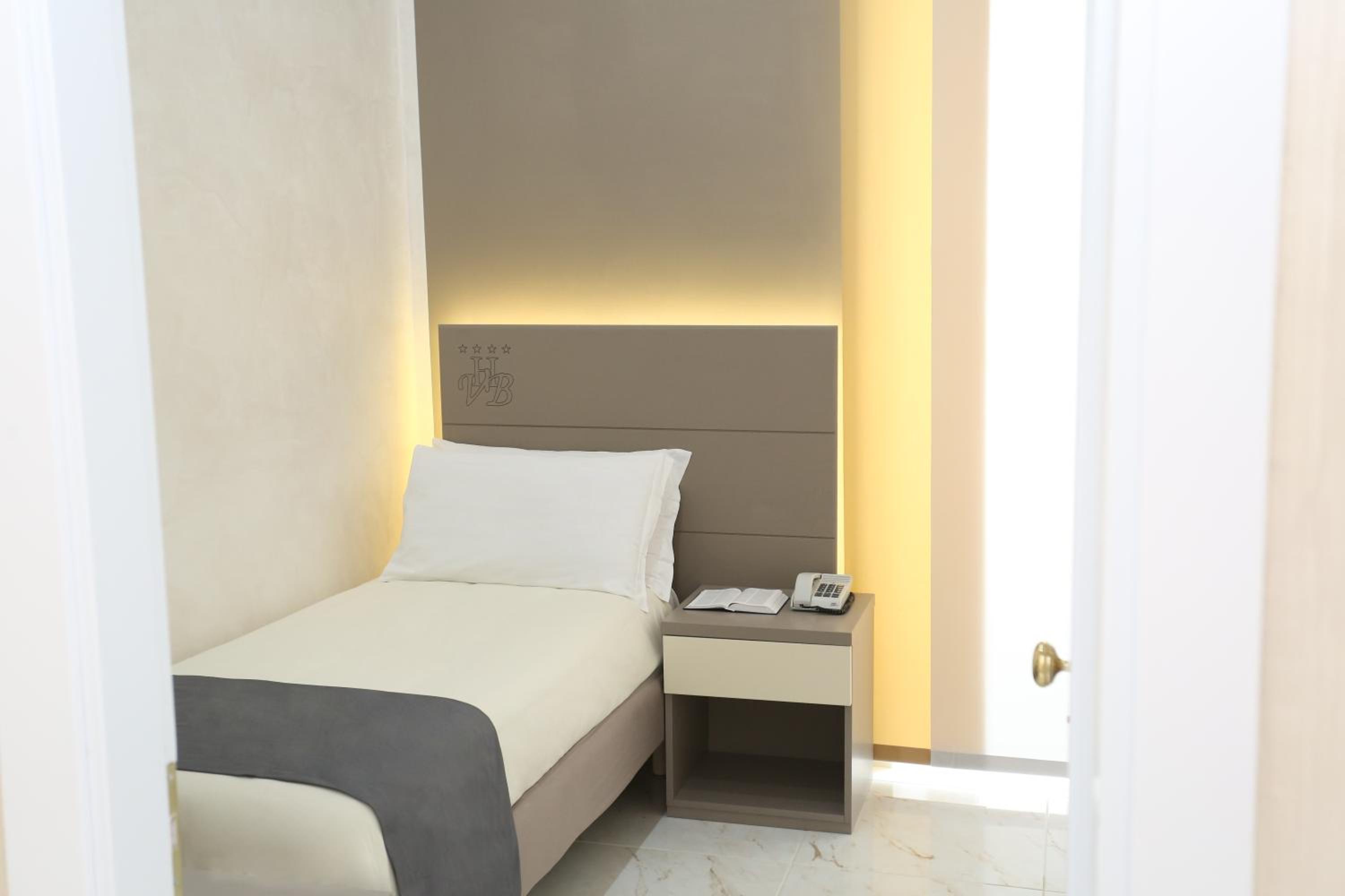 Single Room photo 2
