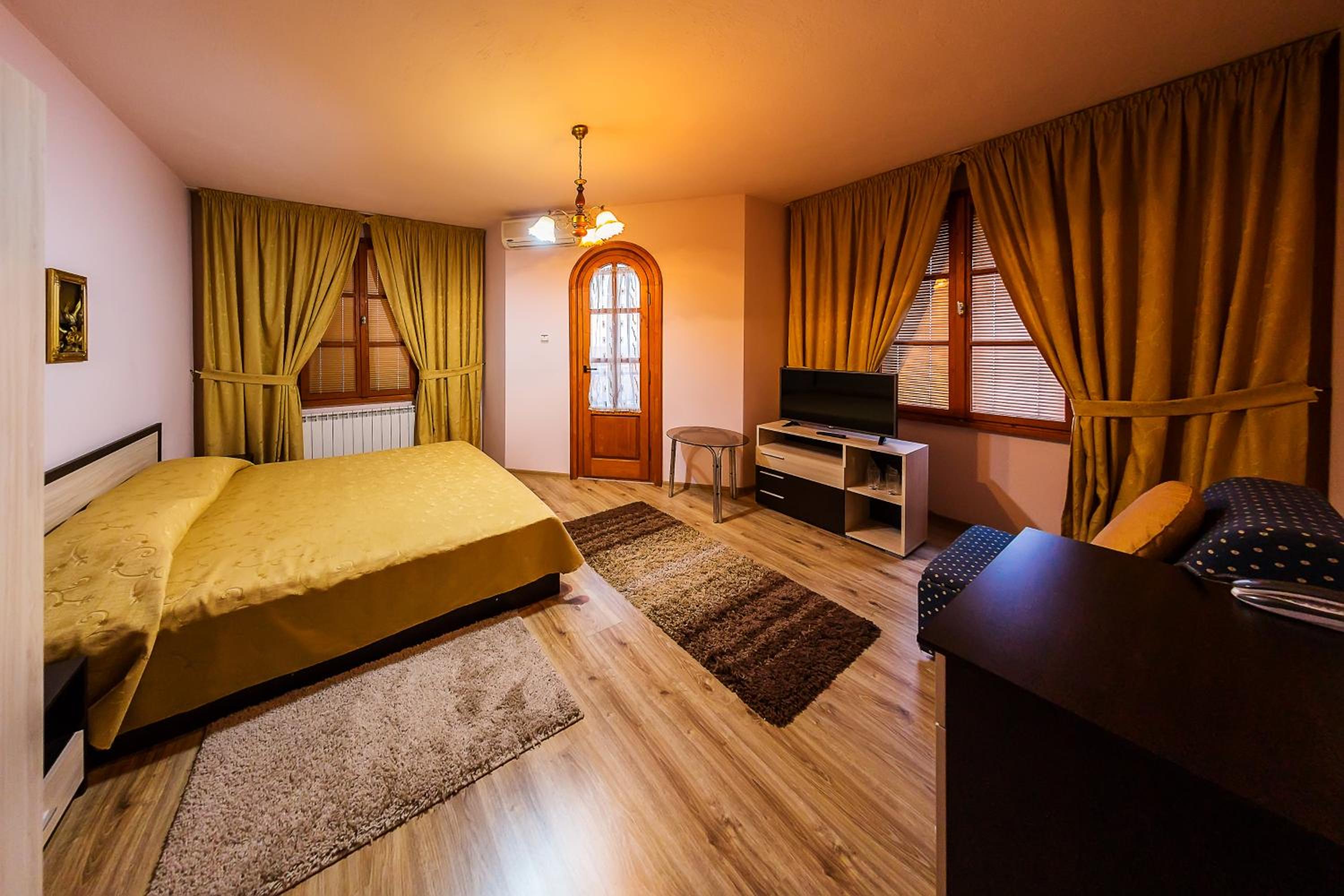 Double or Twin Room with Balcony - Photo 1
