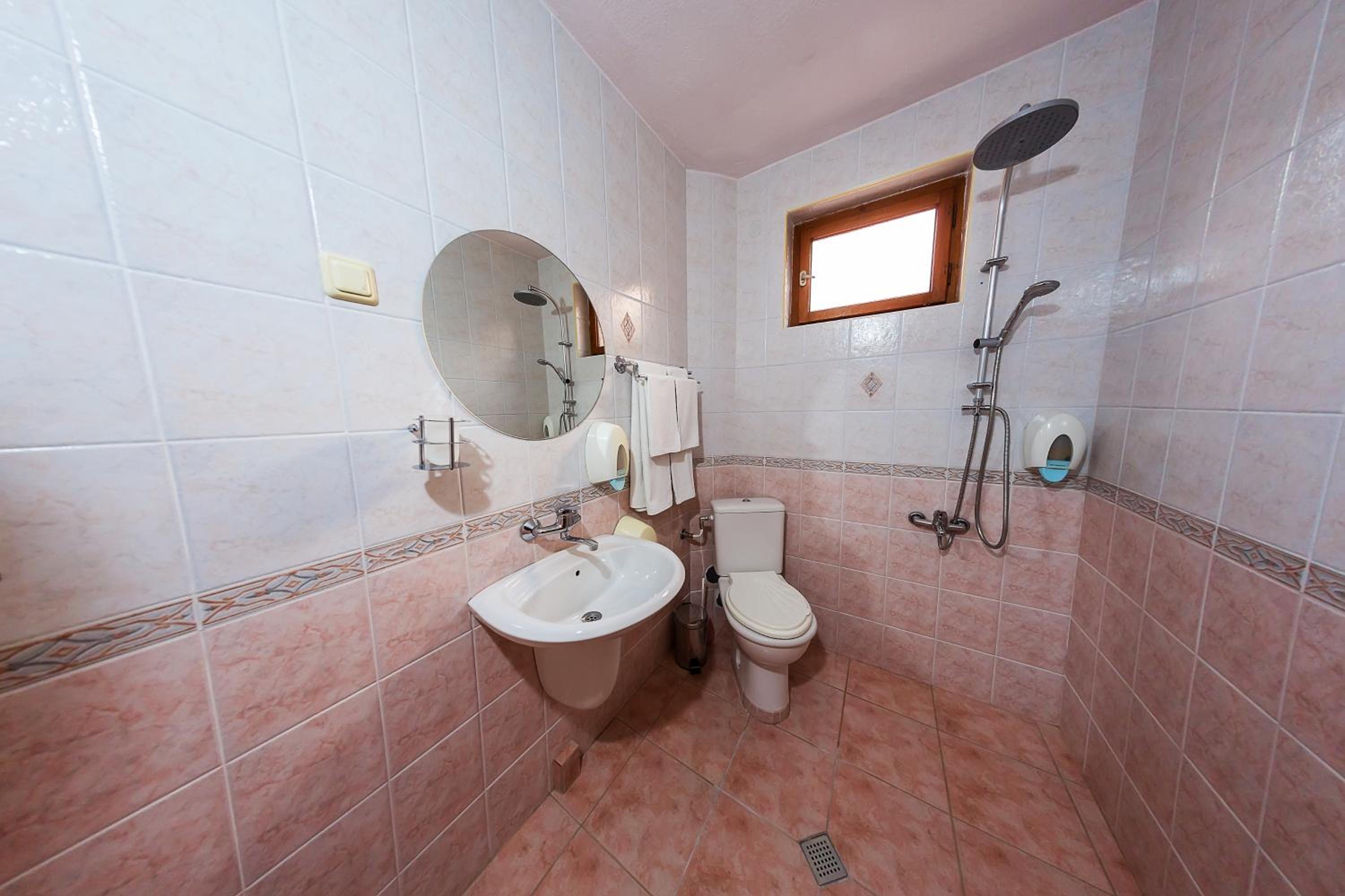 Triple Room with Balcony - Photo 3