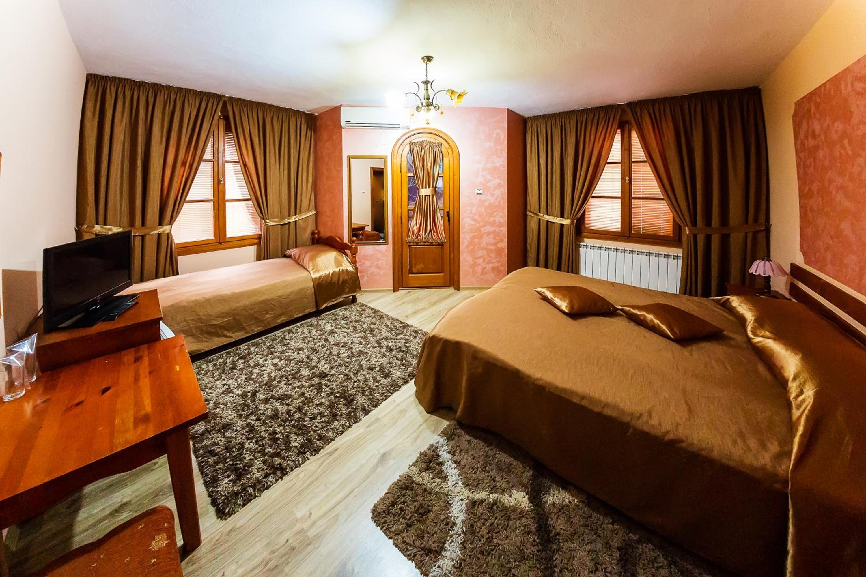 Triple Room with Balcony - Photo 1