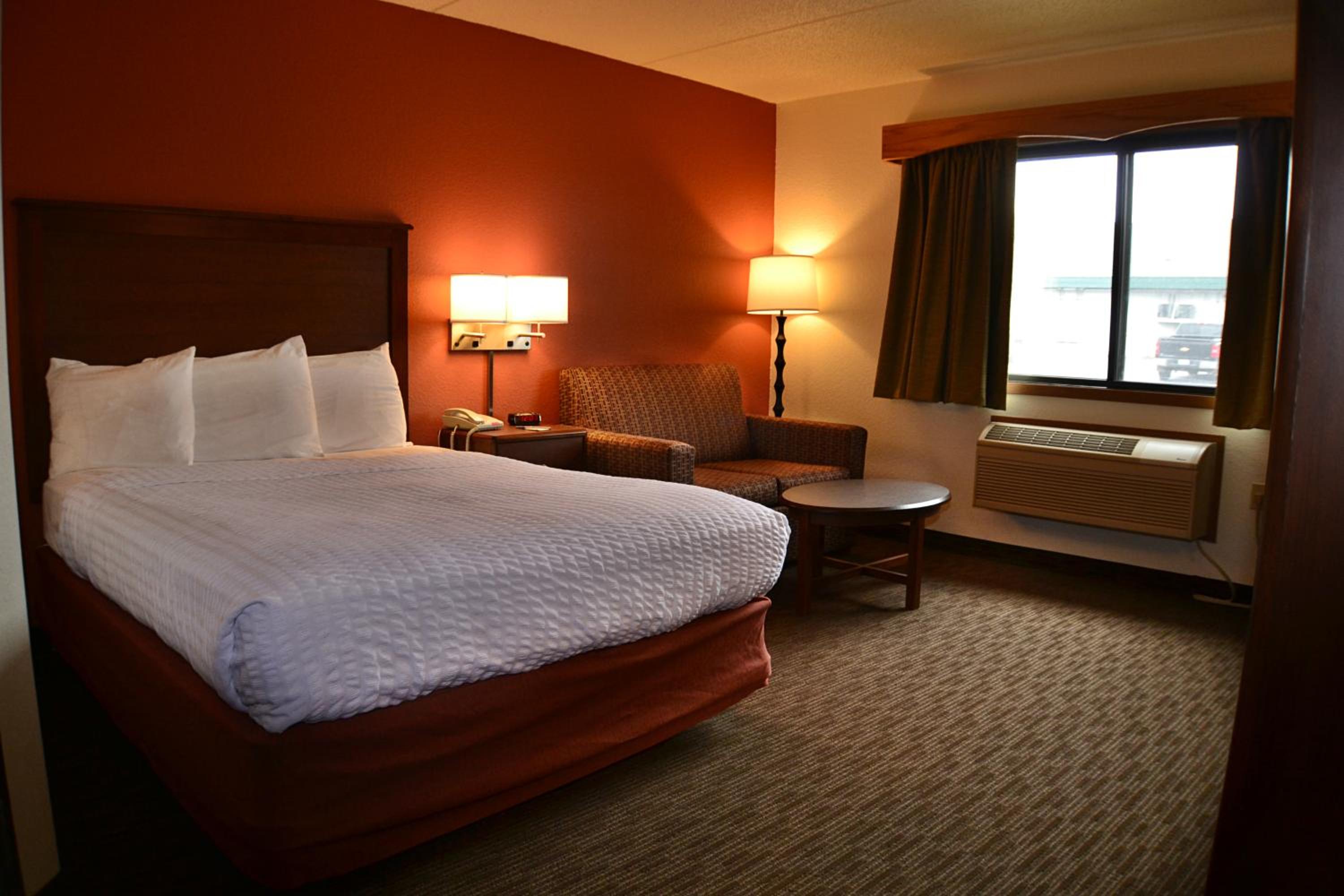 Queen Room - Mobility Access/Non-Smoking photo 2