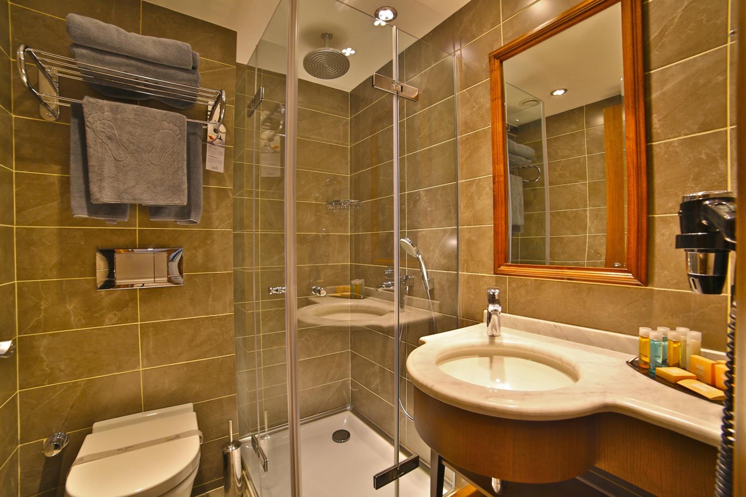 Standard Double Room photo 3