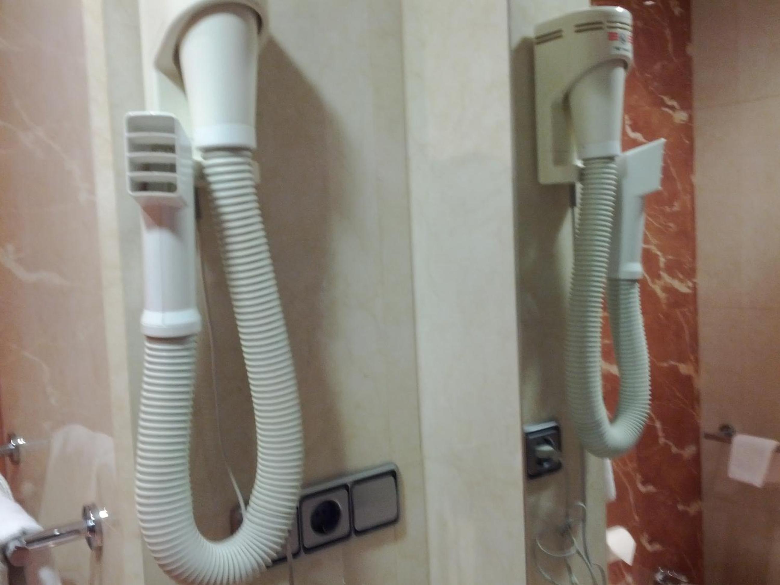 Double Room - Photo 10