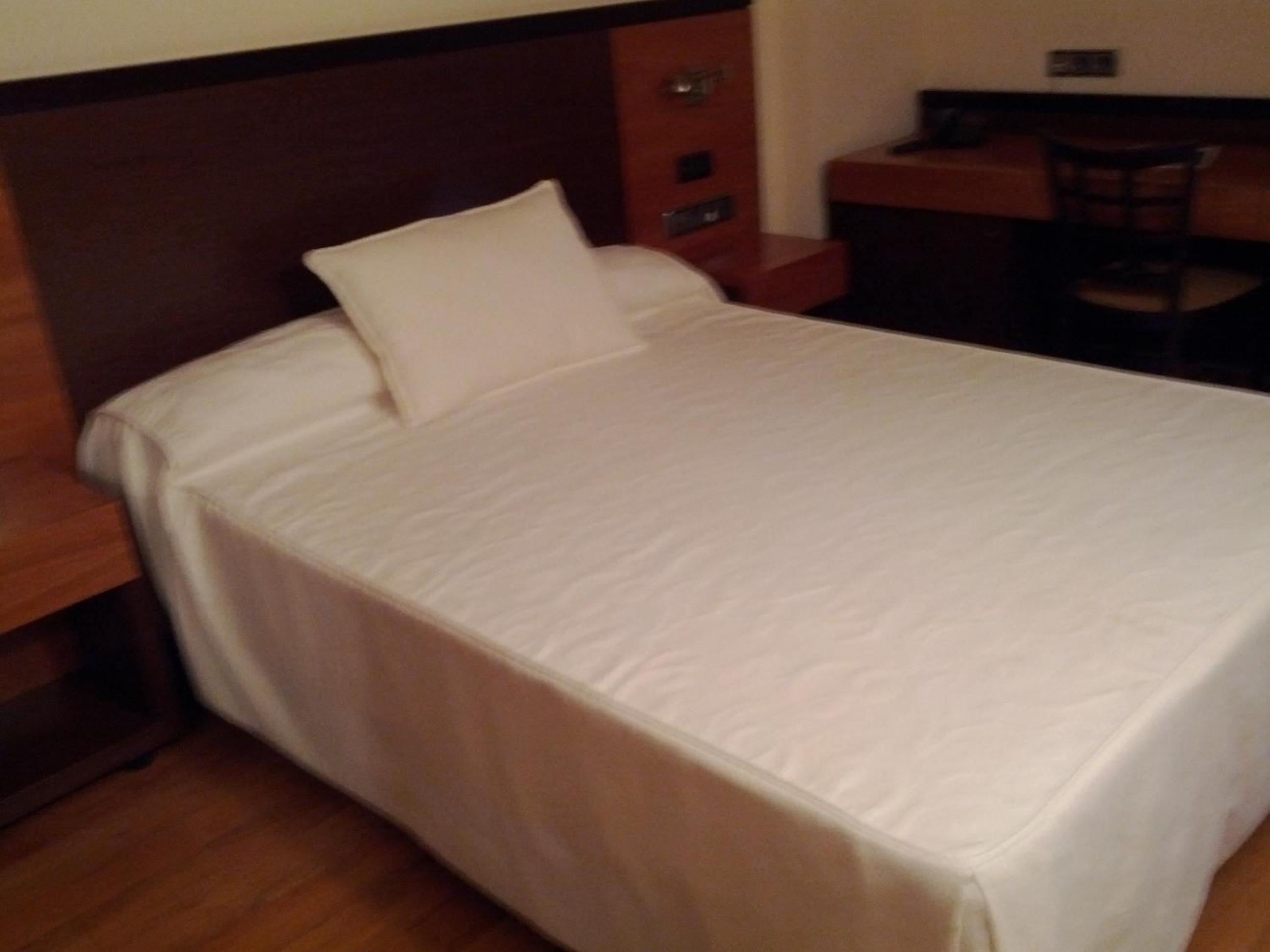 Double Room - Photo 9