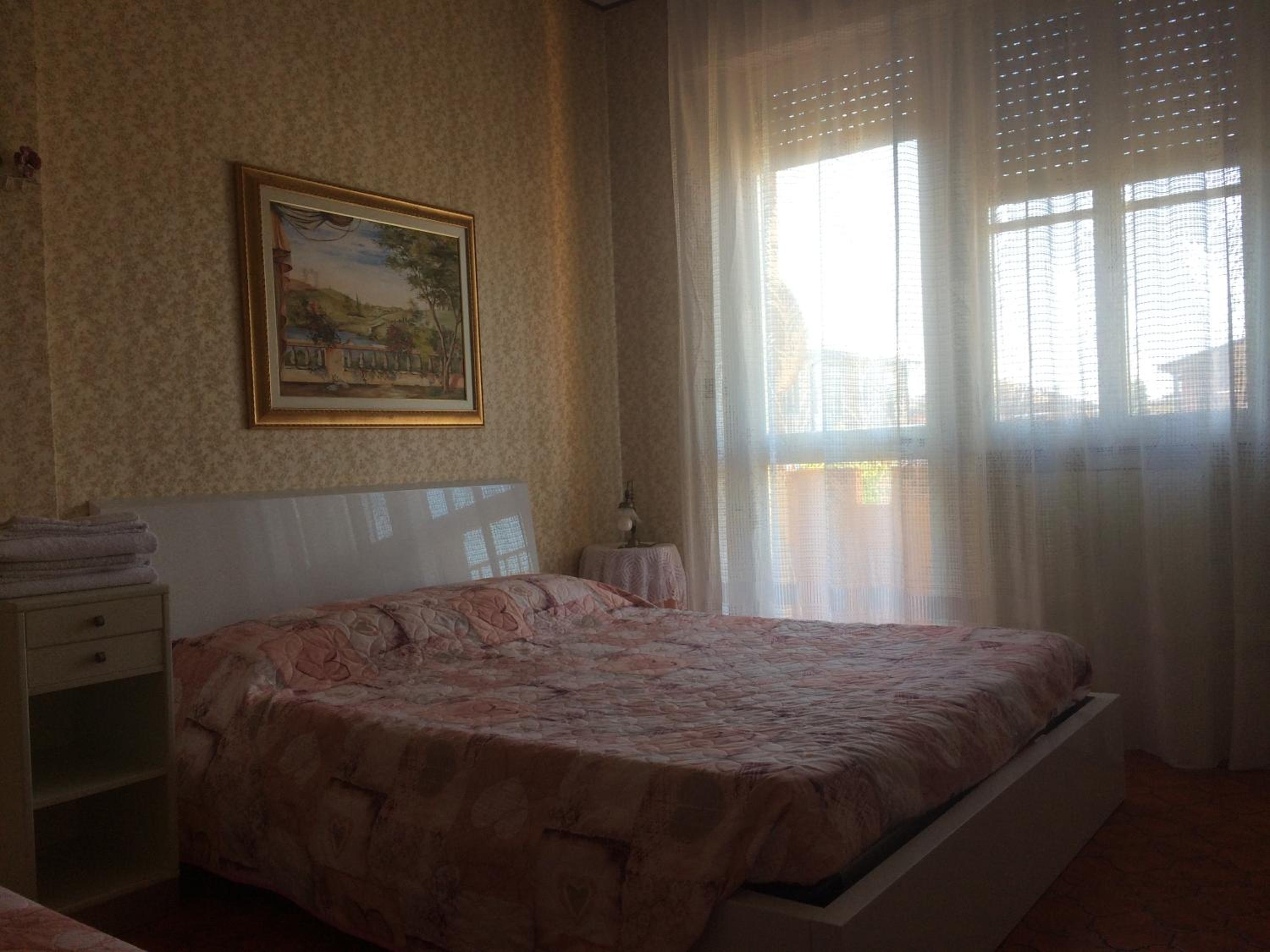 Deluxe Double Room with Shared Bathroom photo 1