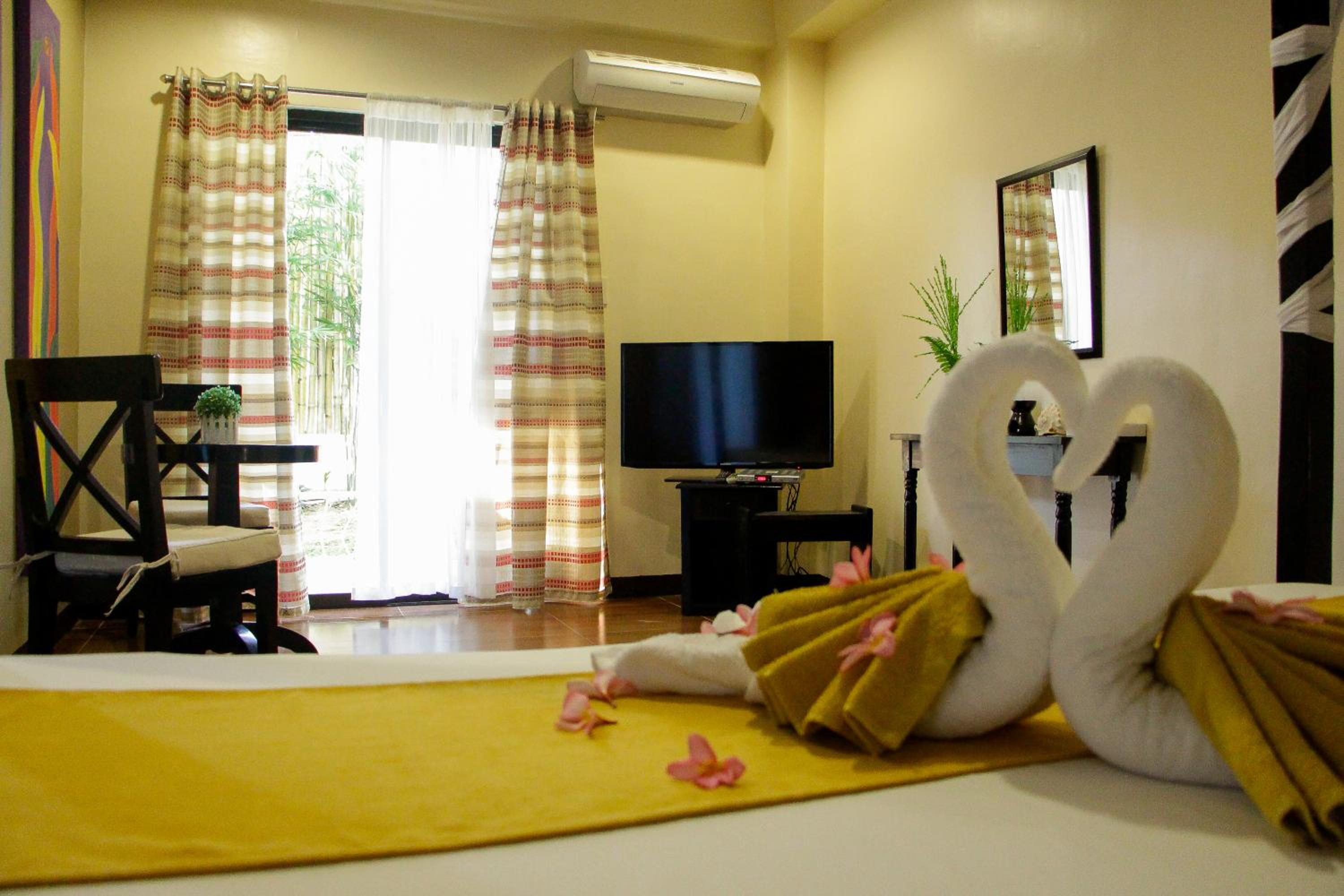 Deluxe Double Room with Garden - Photo 15