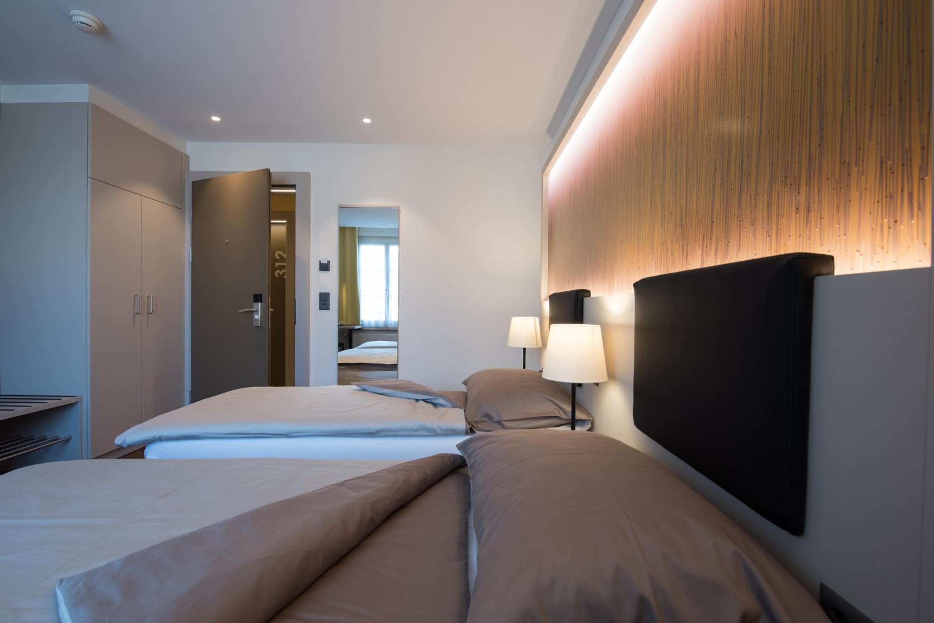 Economy Room - Photo 3