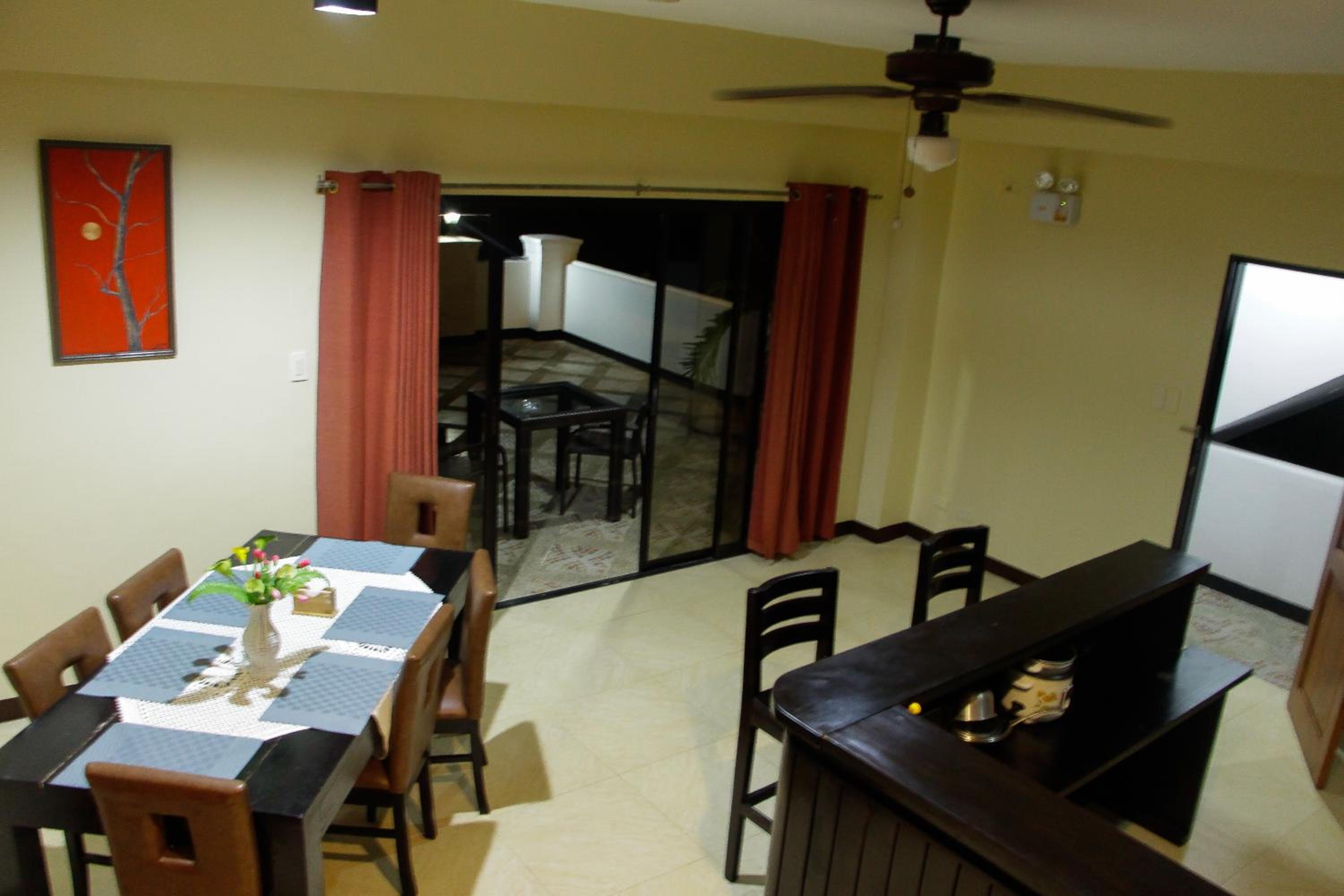 Deluxe Suite with Sea View - Photo 12
