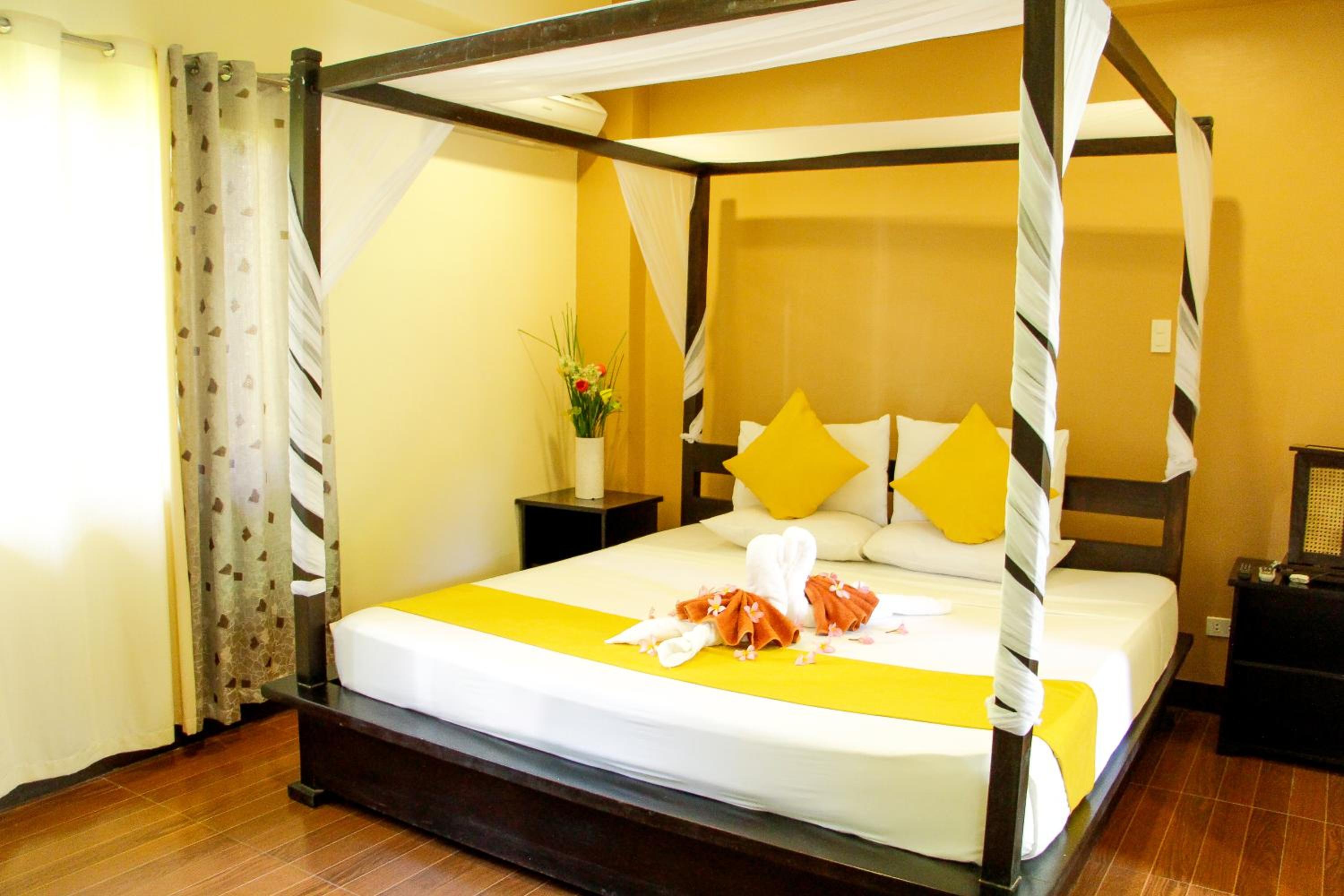 Standard Double Room - Photo 9