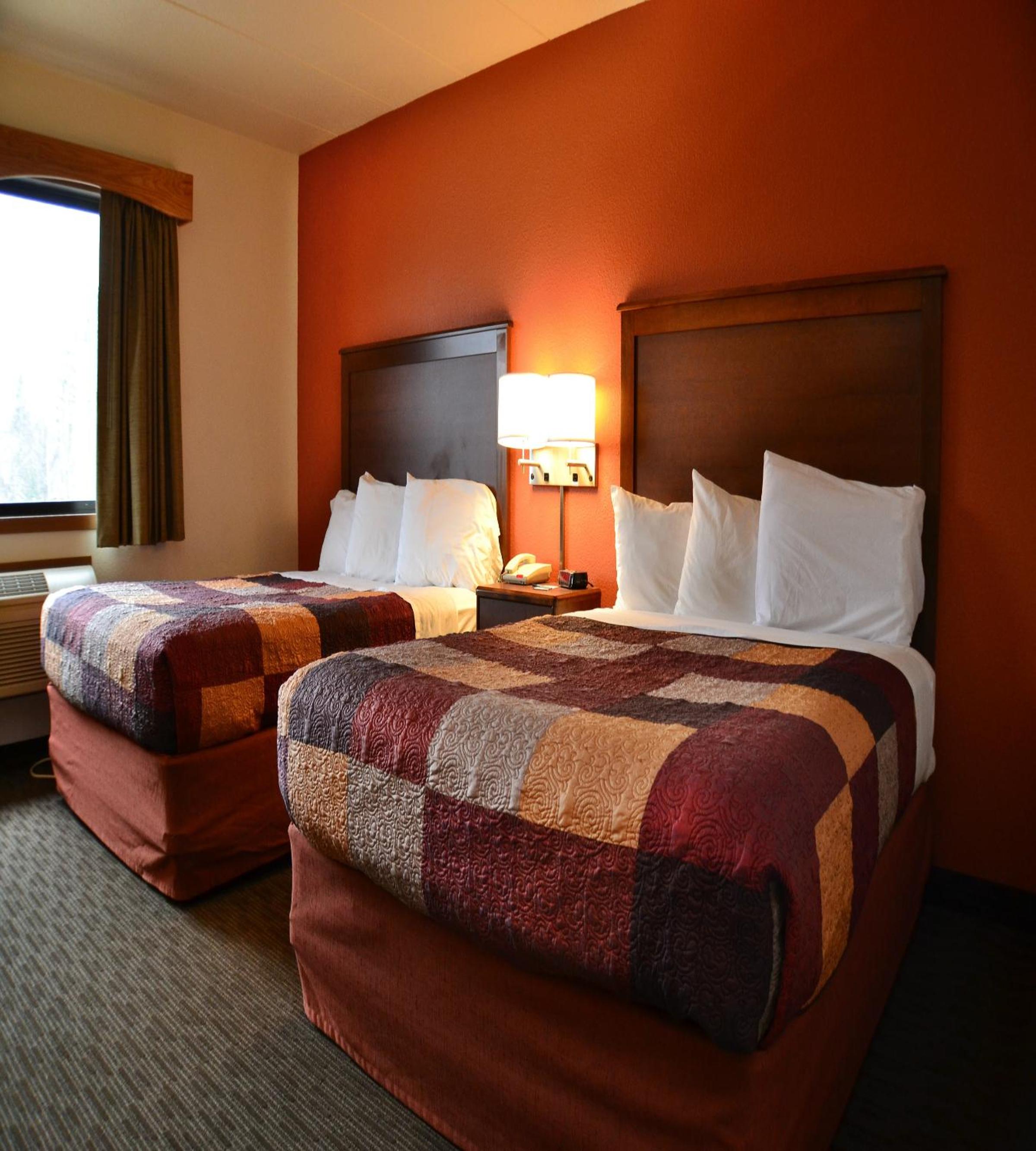 Queen Room with Two Queen Beds - Non-Smoking photo 1