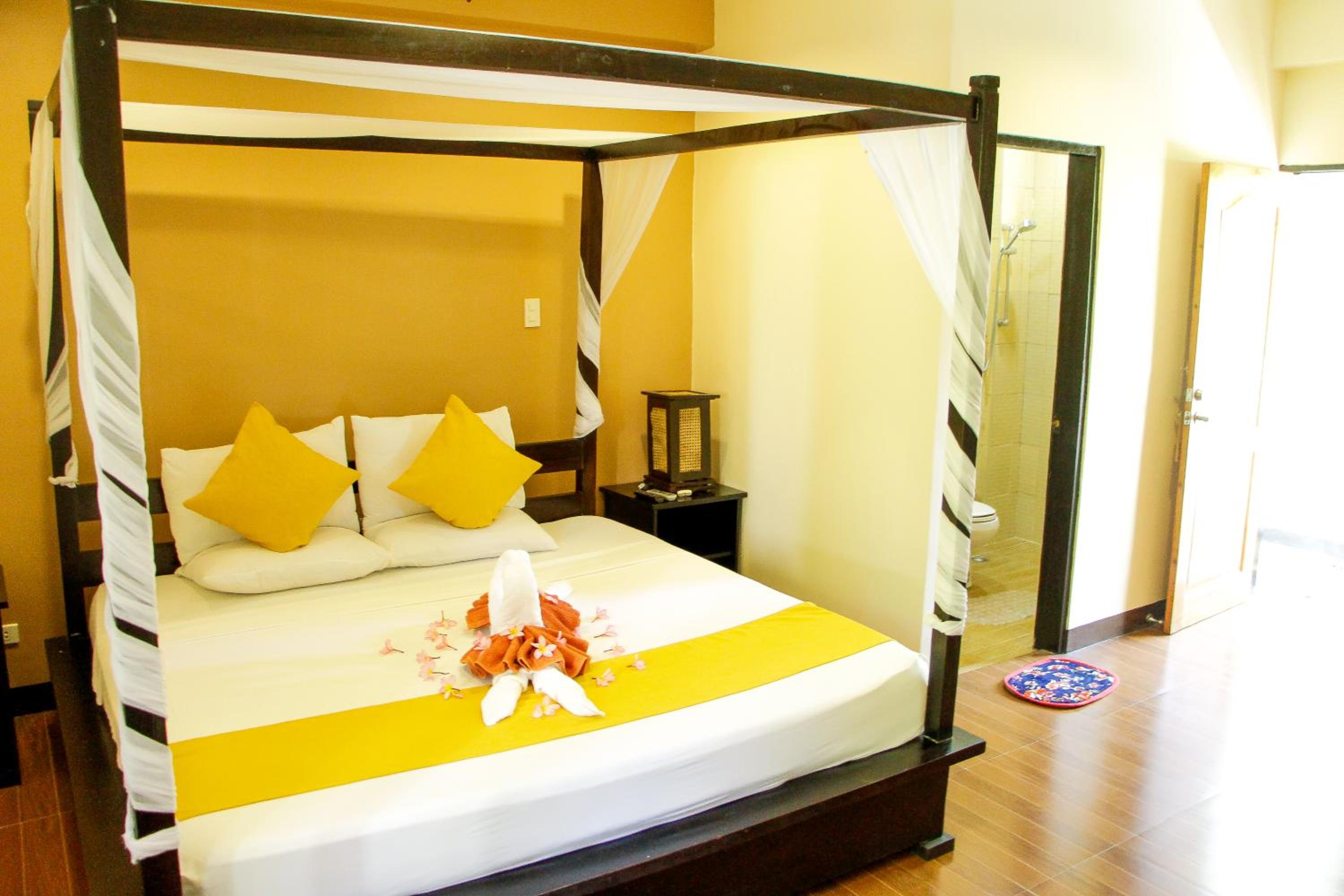 Standard Double Room - Photo 8
